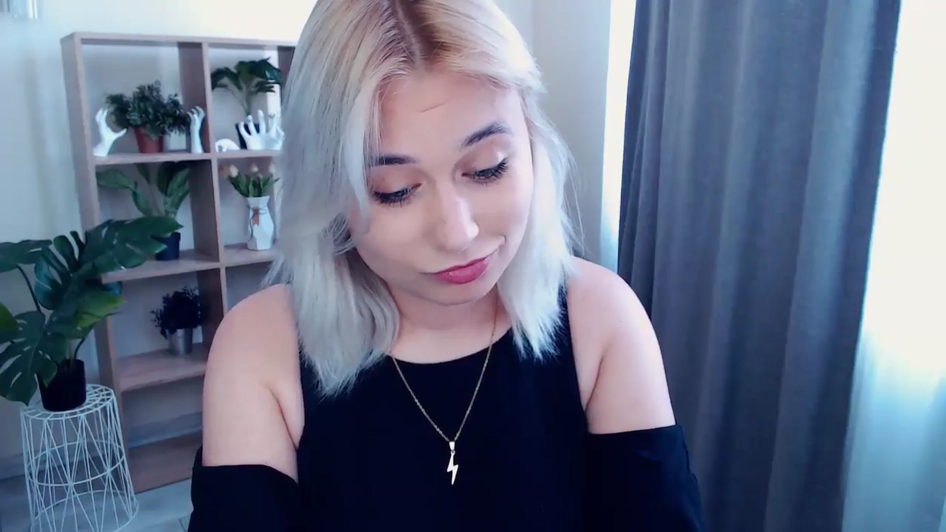Gallery image thumbnail from Kukla_kolduna's myfreecams stream on, 05/24/2024, 11:07 image 12 of 20