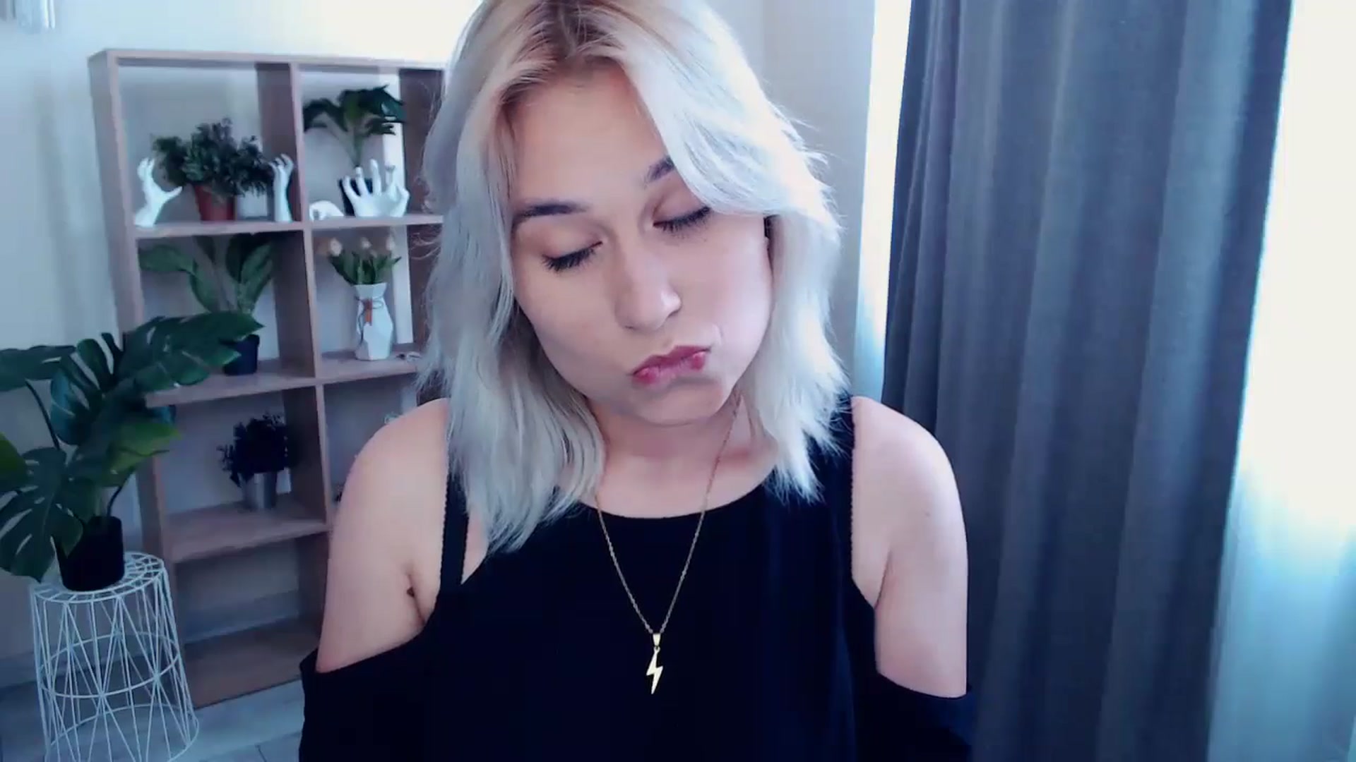 Gallery image thumbnail from Kukla_kolduna's myfreecams stream on, 05/24/2024, 11:07 image 6 of 20