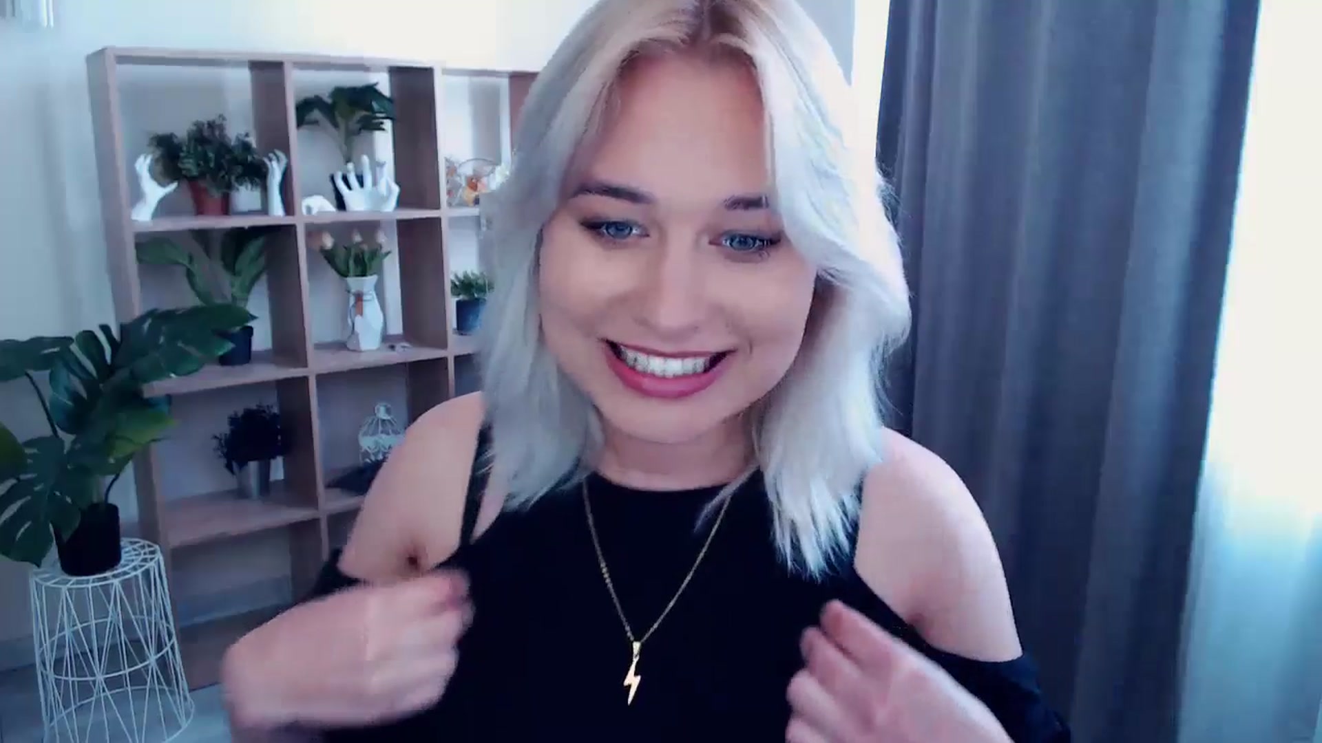 Gallery image thumbnail from Kukla_kolduna's myfreecams stream on, 05/24/2024, 11:07 image 8 of 20