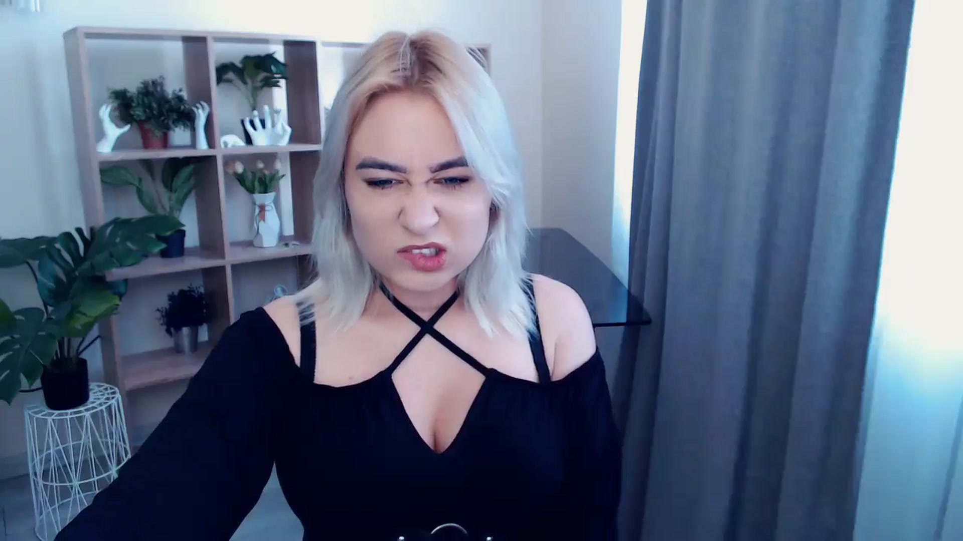 Gallery image thumbnail from Kukla_kolduna's myfreecams stream on, 05/25/2024, 11:03 image 14 of 20
