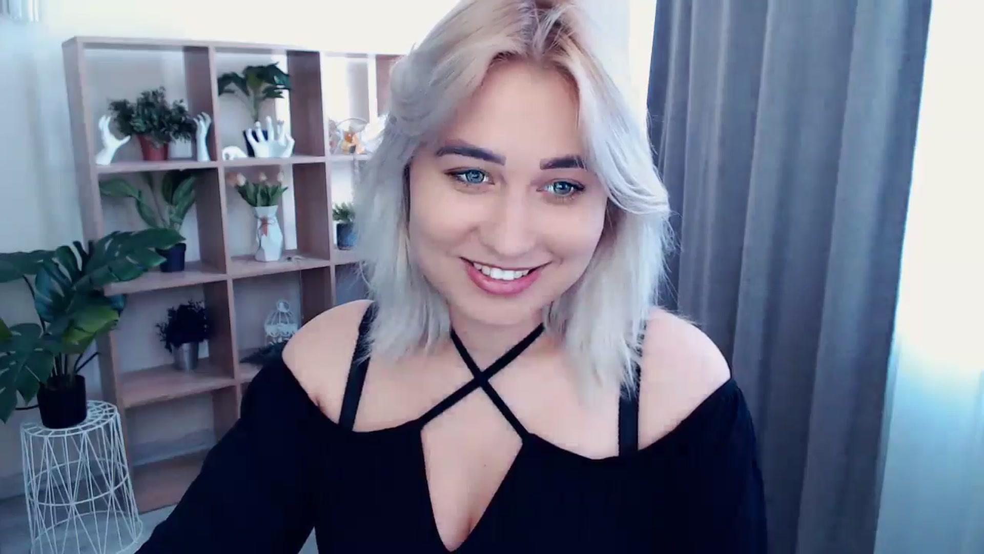 Gallery image thumbnail from Kukla_kolduna's myfreecams stream on, 05/25/2024, 13:28 image 18 of 20
