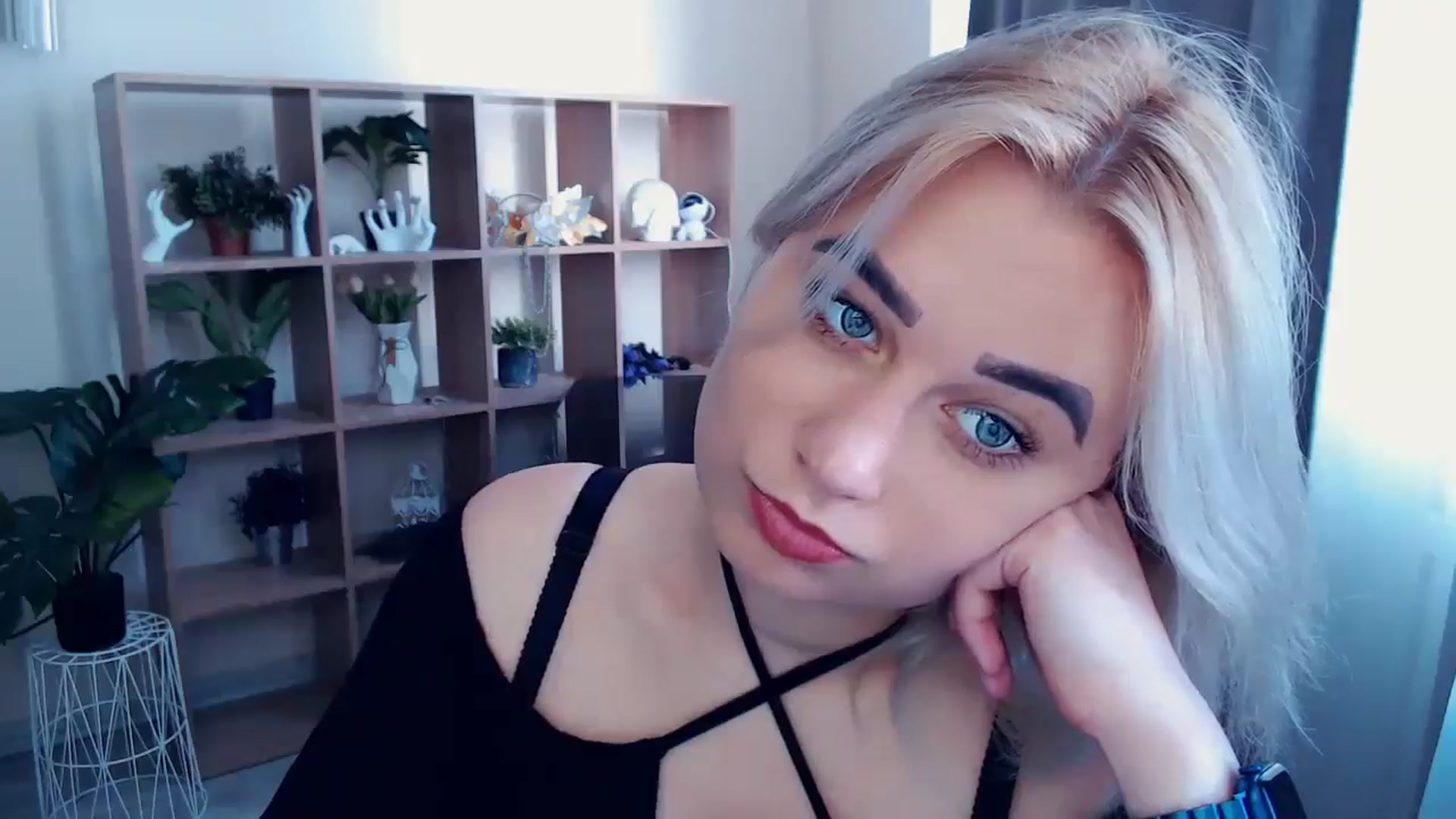 Gallery image thumbnail from Kukla_kolduna's myfreecams stream on, 05/25/2024, 15:07 image 7 of 20