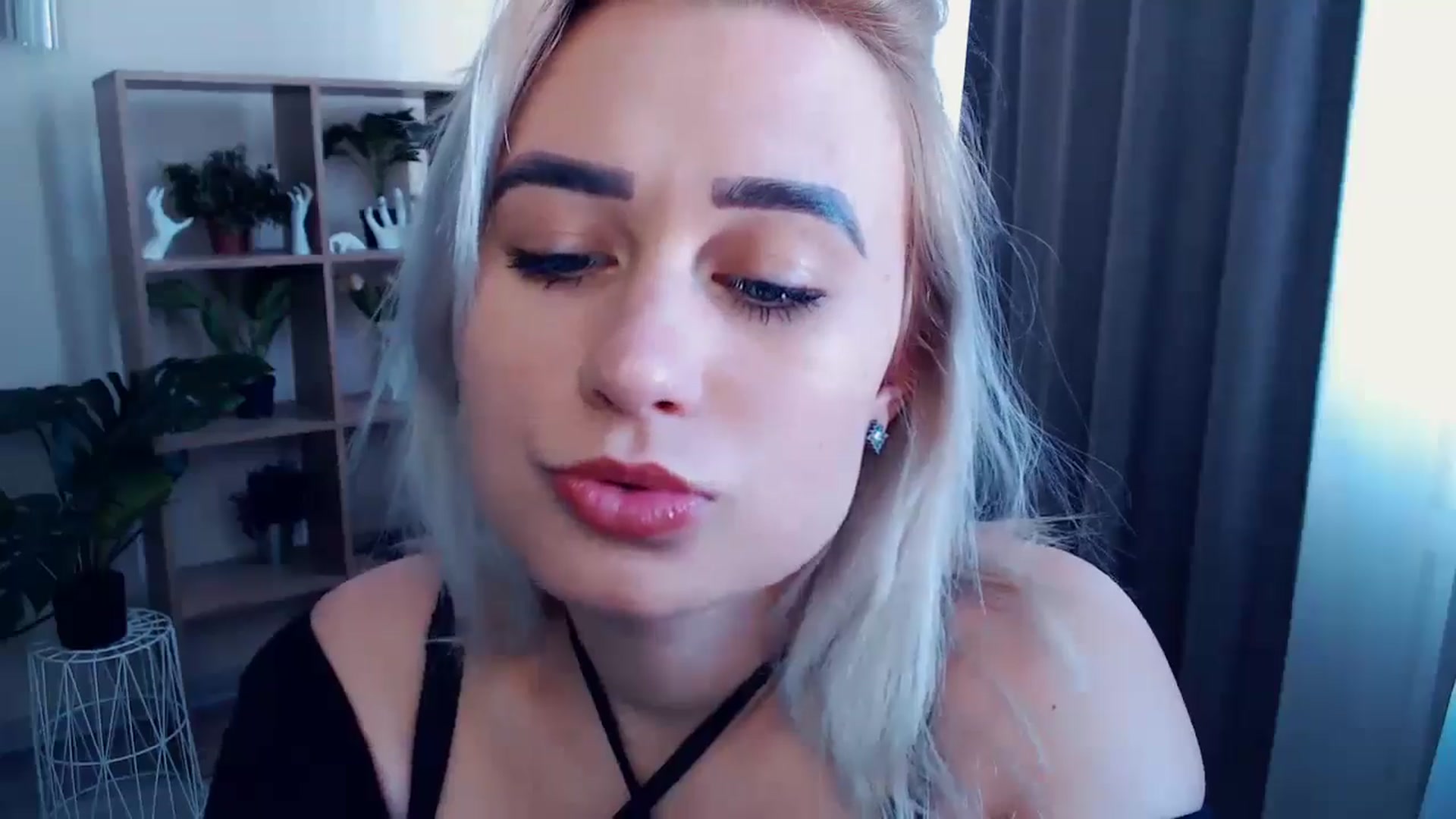 Gallery image thumbnail from Kukla_kolduna's myfreecams stream on, 05/25/2024, 15:07 image 8 of 20