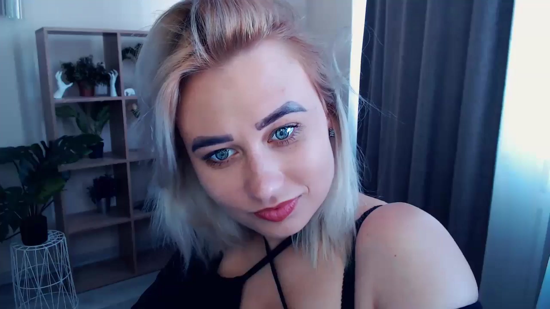 Gallery image thumbnail from Kukla_kolduna's myfreecams stream on, 05/25/2024, 15:07 image 10 of 20