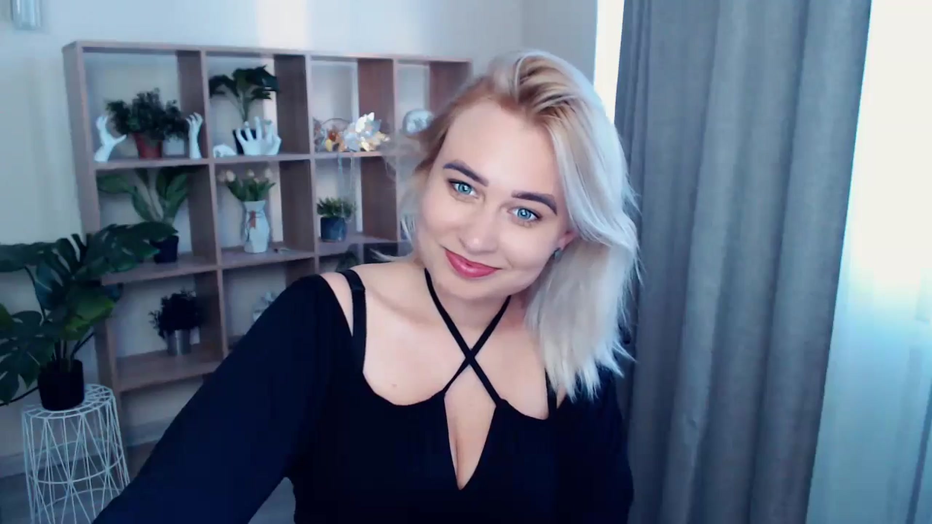 Gallery image thumbnail from Kukla_kolduna's myfreecams stream on, 05/25/2024, 17:12 image 10 of 20