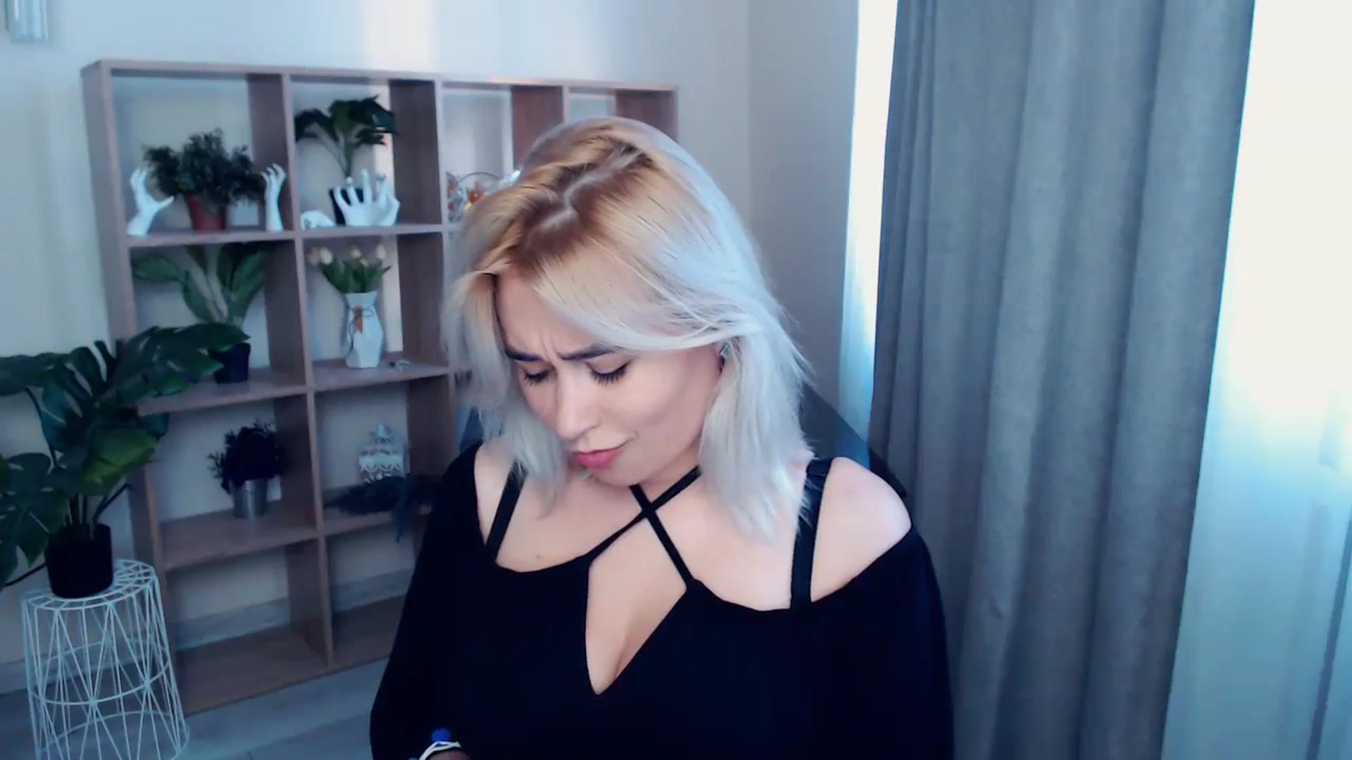 Gallery image thumbnail from Kukla_kolduna's myfreecams stream on, 05/25/2024, 17:12 image 8 of 20