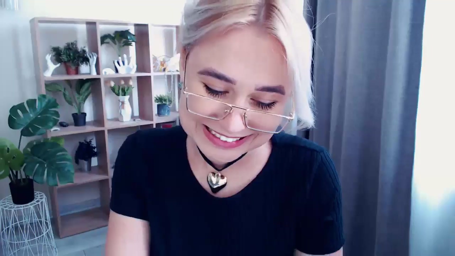 Gallery image thumbnail from Kukla_kolduna's myfreecams stream on, 05/26/2024, 11:08 image 16 of 20