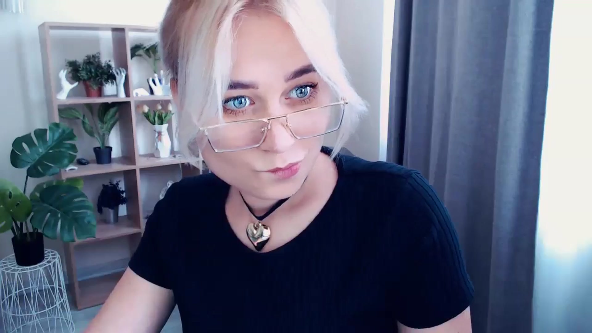 Gallery image thumbnail from Kukla_kolduna's myfreecams stream on, 05/26/2024, 11:08 image 19 of 20