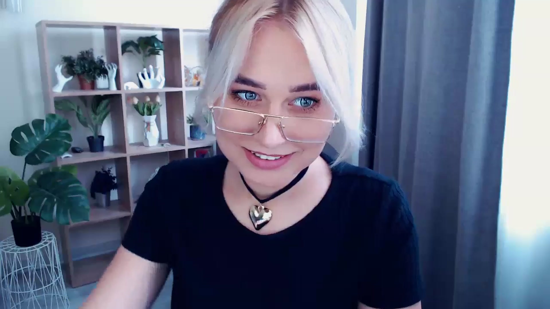 Gallery image thumbnail from Kukla_kolduna's myfreecams stream on, 05/26/2024, 11:08 image 17 of 20
