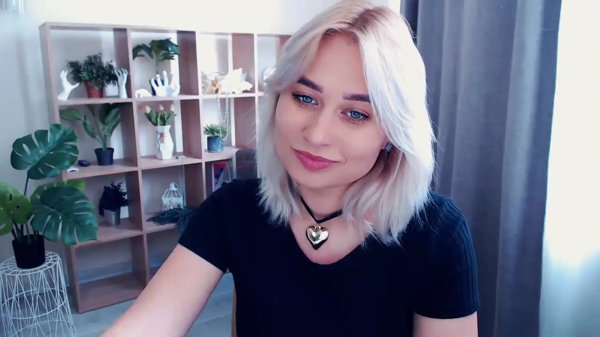Gallery image thumbnail from Kukla_kolduna's myfreecams stream on, 05/26/2024, 11:22 image 16 of 20
