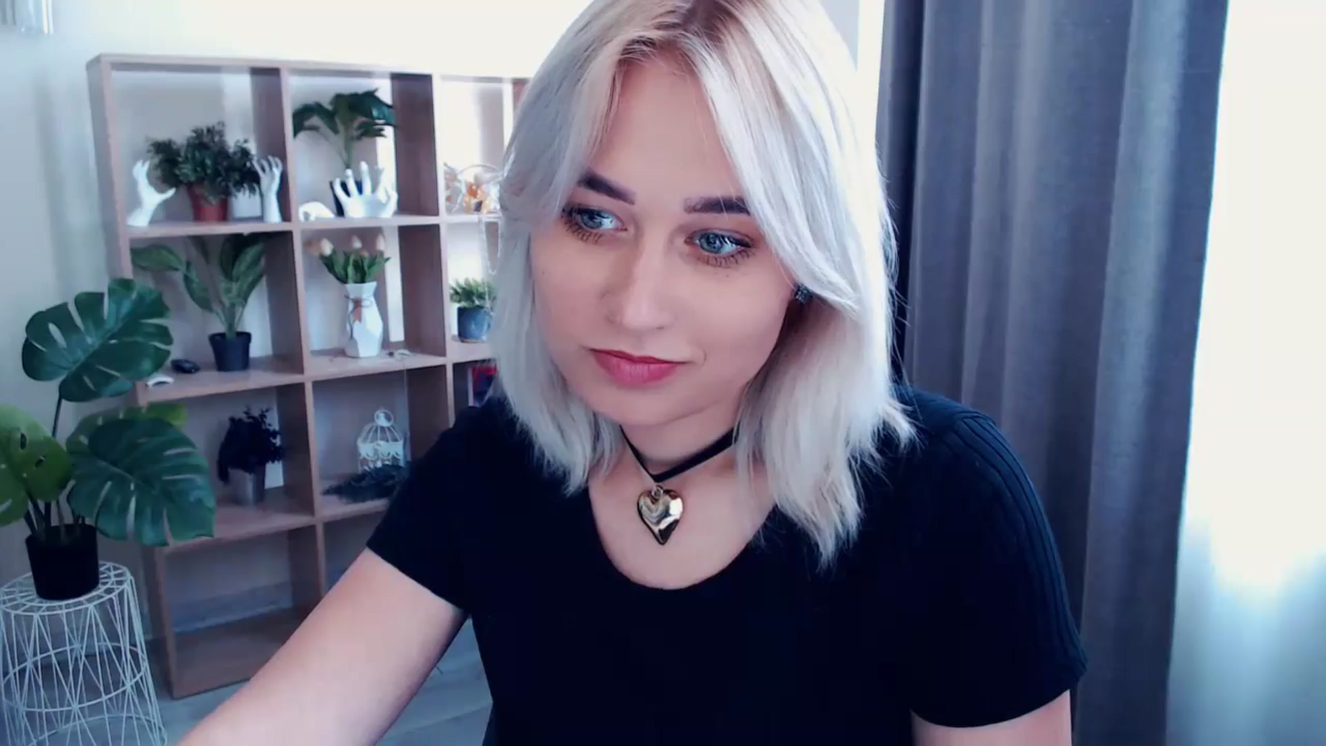 Gallery image thumbnail from Kukla_kolduna's myfreecams stream on, 05/26/2024, 15:17 image 12 of 20