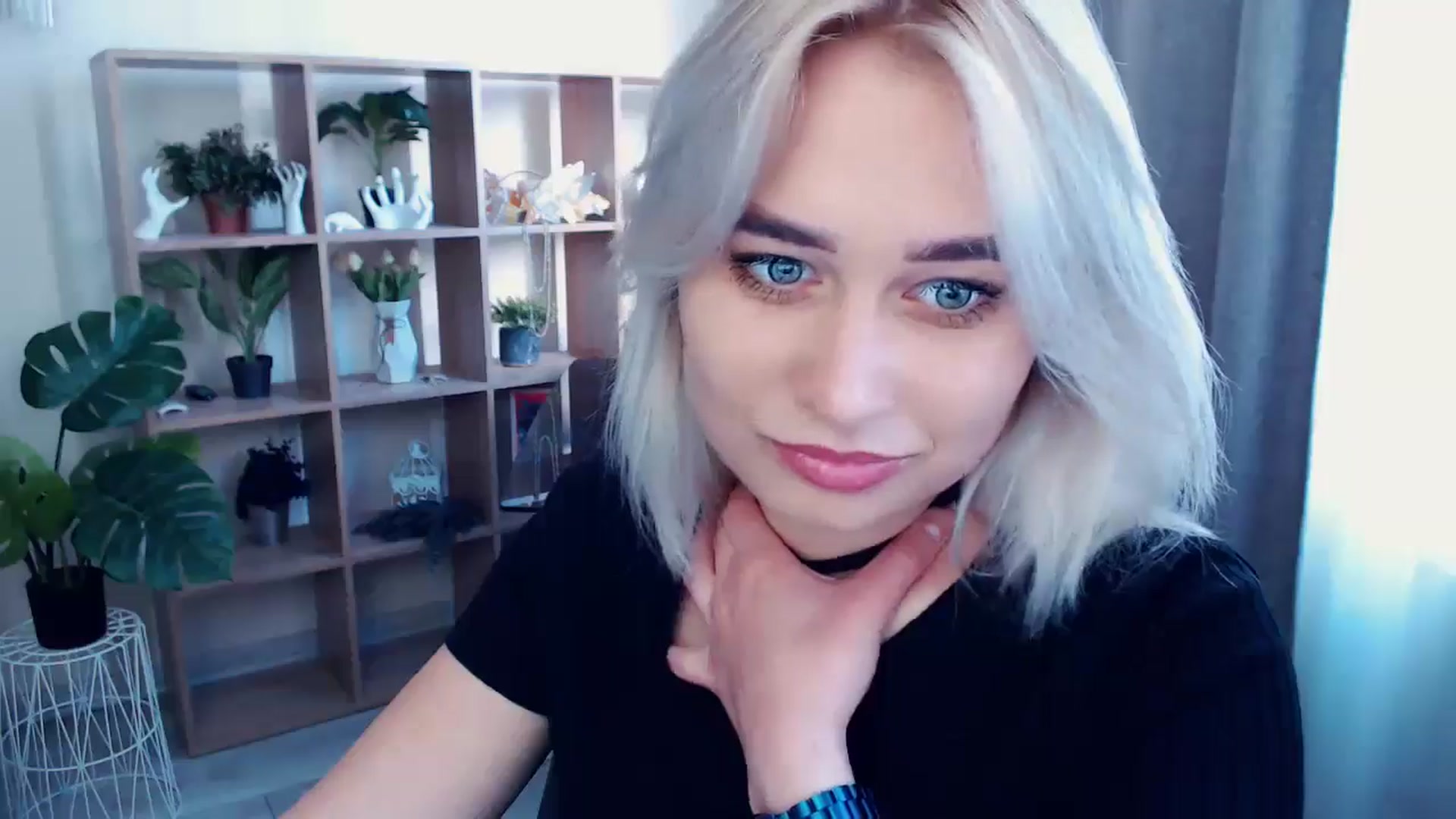 Gallery image thumbnail from Kukla_kolduna's myfreecams stream on, 05/26/2024, 16:00 image 4 of 20