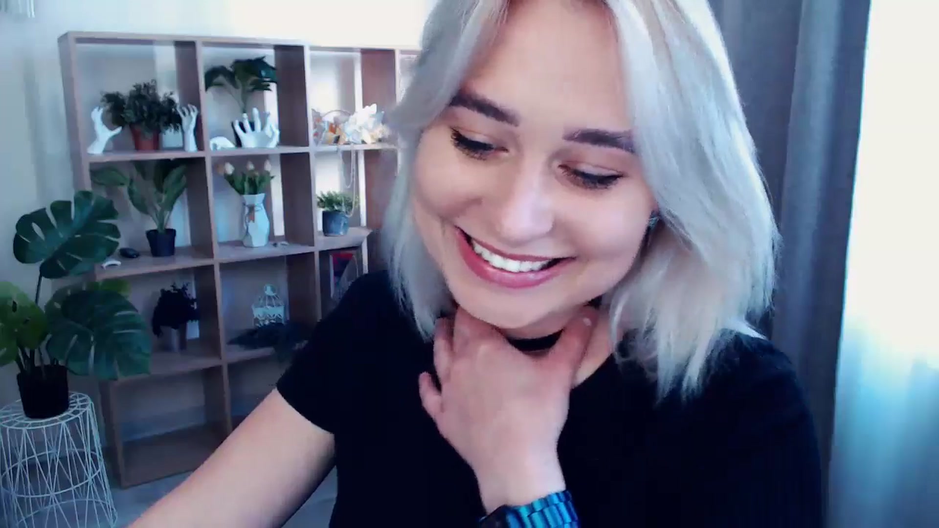 Gallery image thumbnail from Kukla_kolduna's myfreecams stream on, 05/26/2024, 16:00 image 2 of 20