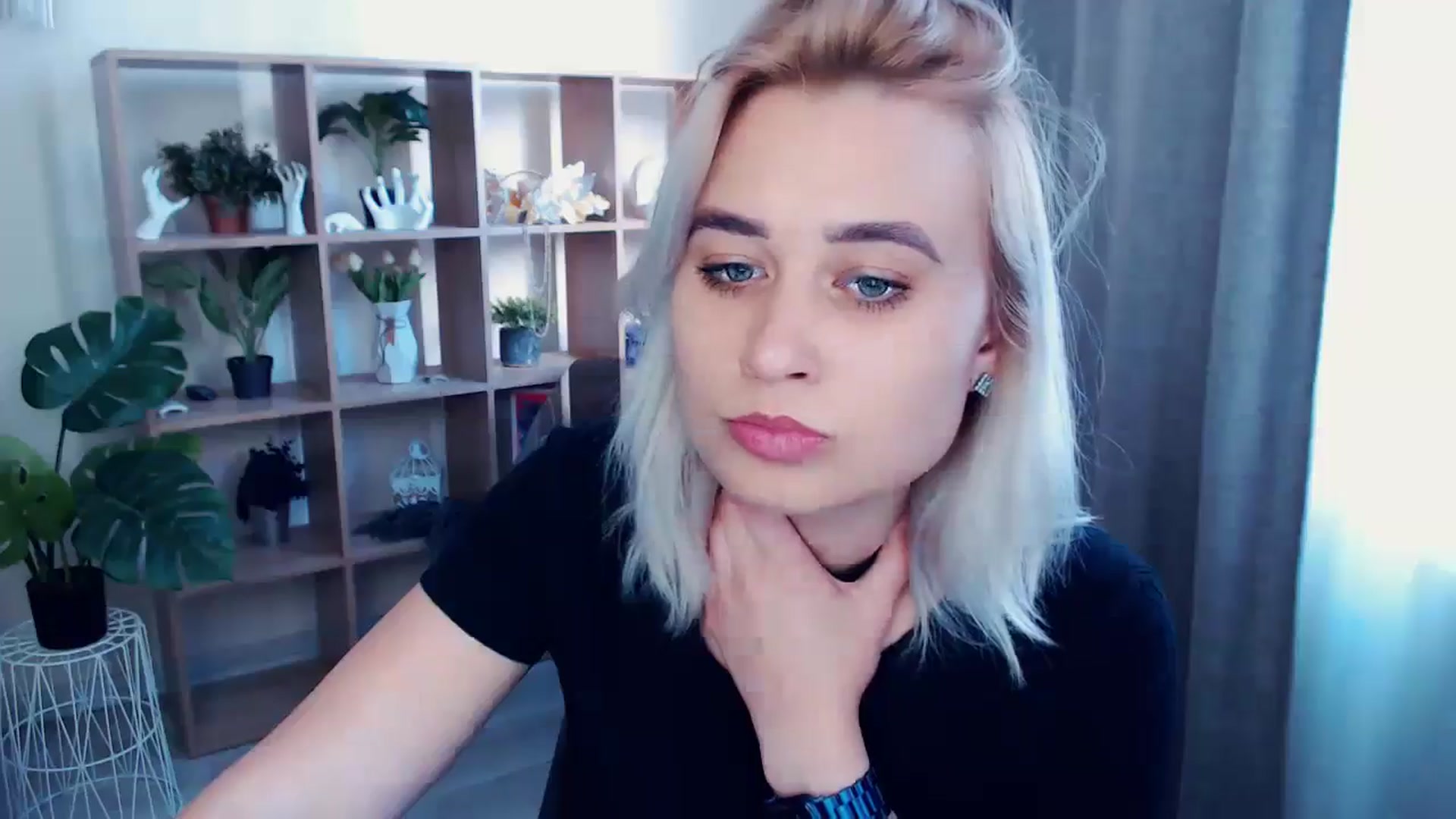 Gallery image thumbnail from Kukla_kolduna's myfreecams stream on, 05/26/2024, 16:00 image 17 of 20