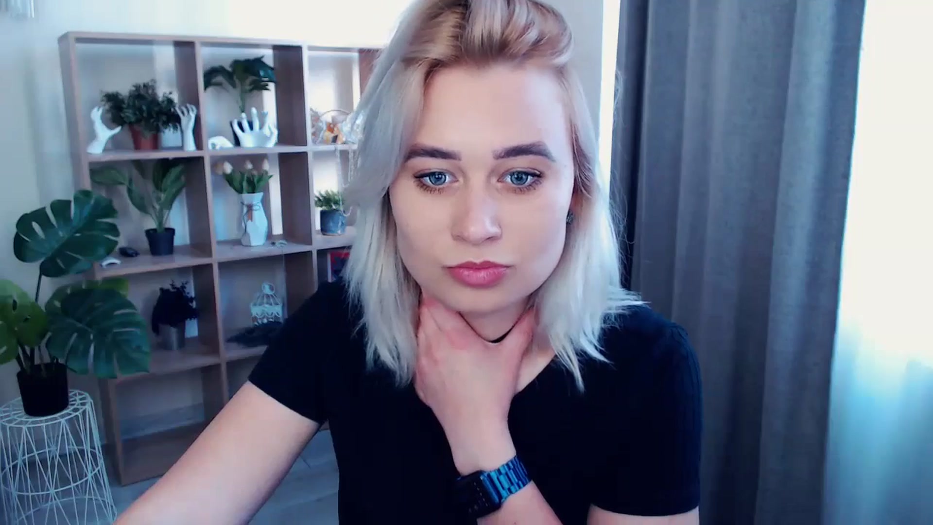 Gallery image thumbnail from Kukla_kolduna's myfreecams stream on, 05/26/2024, 16:00 image 16 of 20