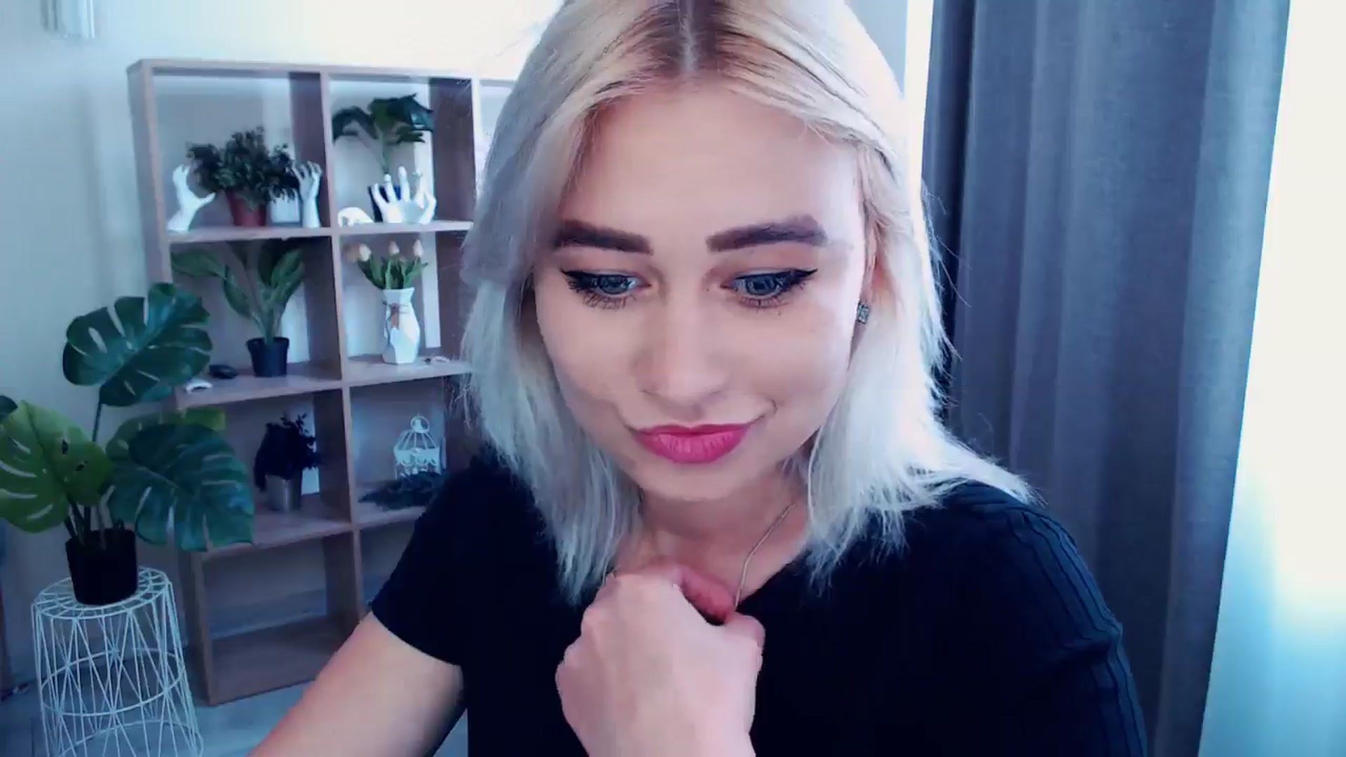 Gallery image thumbnail from Kukla_kolduna's myfreecams stream on, 05/30/2024, 09:19 image 18 of 20