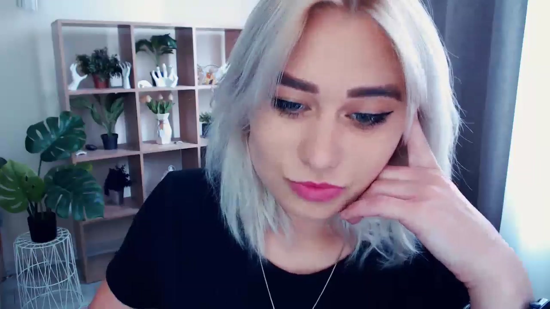 Gallery image thumbnail from Kukla_kolduna's myfreecams stream on, 05/30/2024, 12:22 image 4 of 20