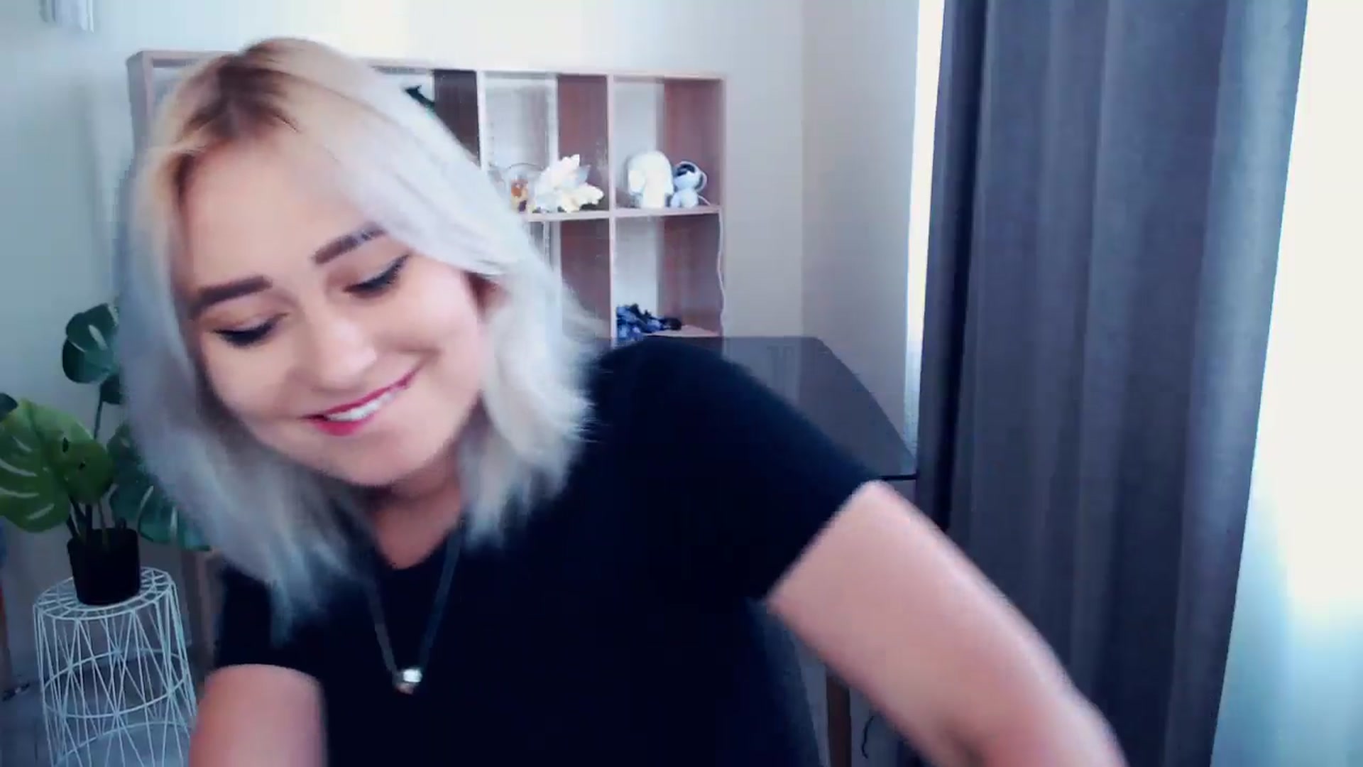Gallery image thumbnail from Kukla_kolduna's myfreecams stream on, 05/30/2024, 12:22 image 3 of 20
