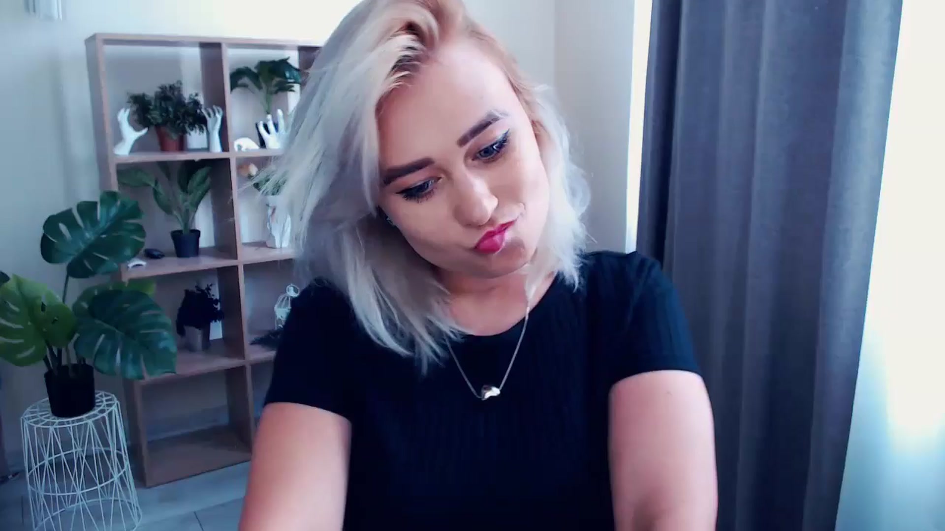 Gallery image thumbnail from Kukla_kolduna's myfreecams stream on, 05/30/2024, 12:22 image 17 of 20