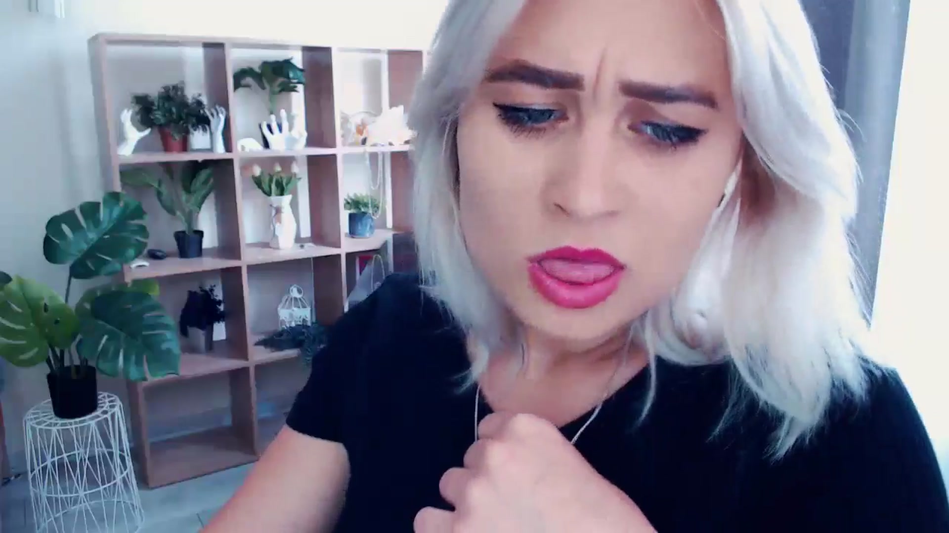 Gallery image thumbnail from Kukla_kolduna's myfreecams stream on, 05/30/2024, 12:22 image 12 of 20