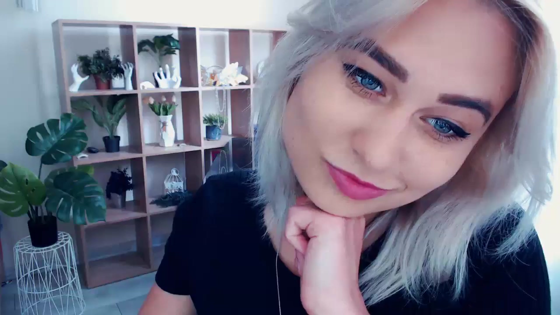 Gallery image thumbnail from Kukla_kolduna's myfreecams stream on, 05/30/2024, 12:22 image 11 of 20