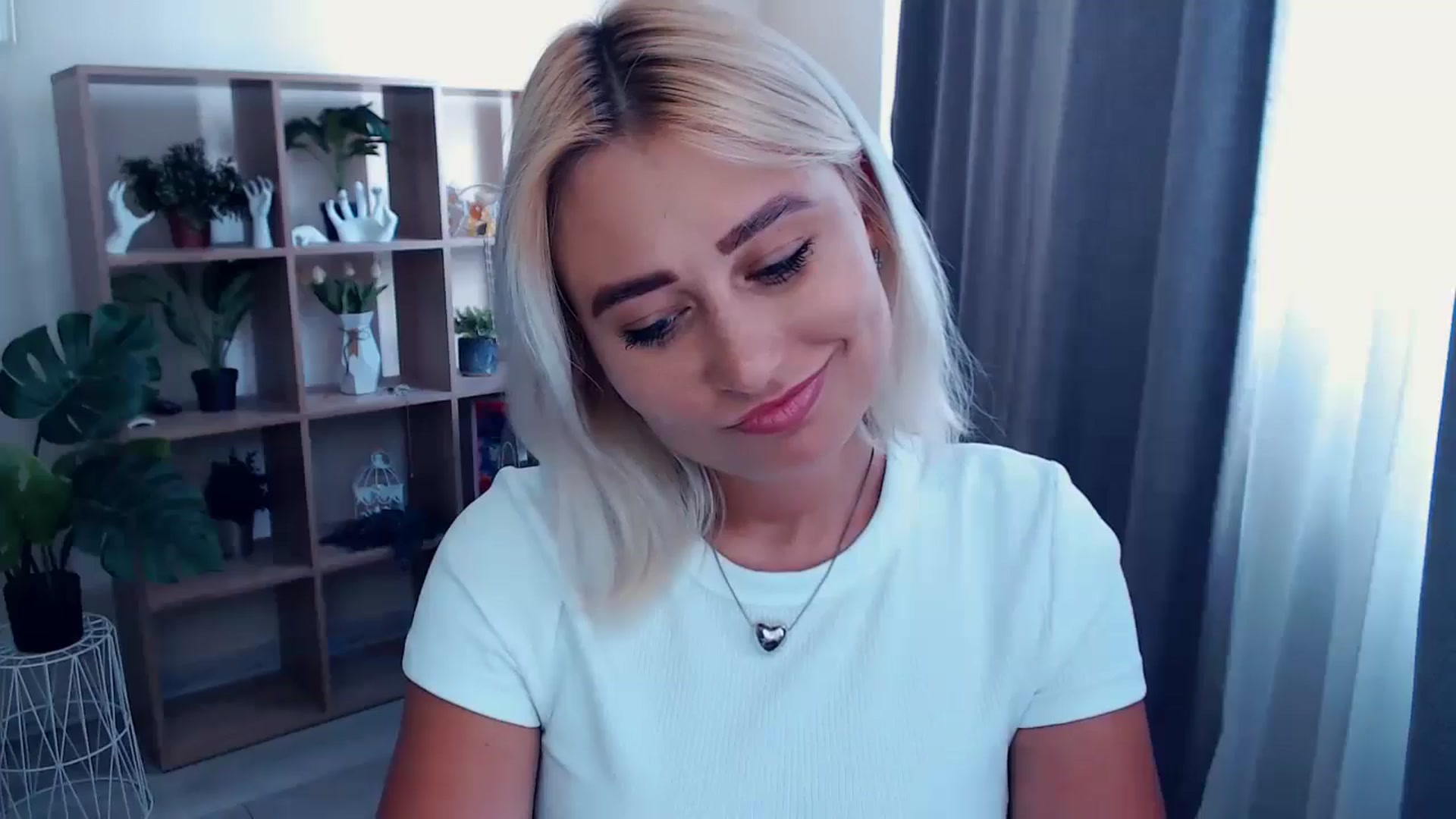 Gallery image thumbnail from Kukla_kolduna's myfreecams stream on, 06/13/2024, 13:46 image 10 of 20