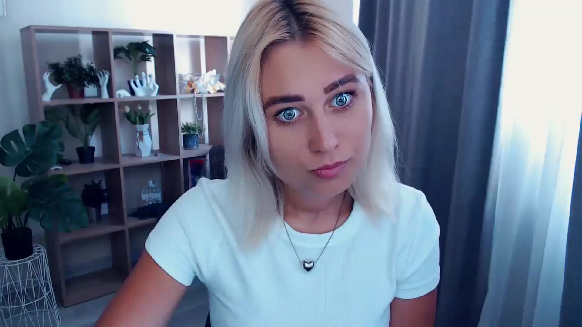 Gallery image thumbnail from Kukla_kolduna's myfreecams stream on, 06/13/2024, 13:46 image 16 of 20