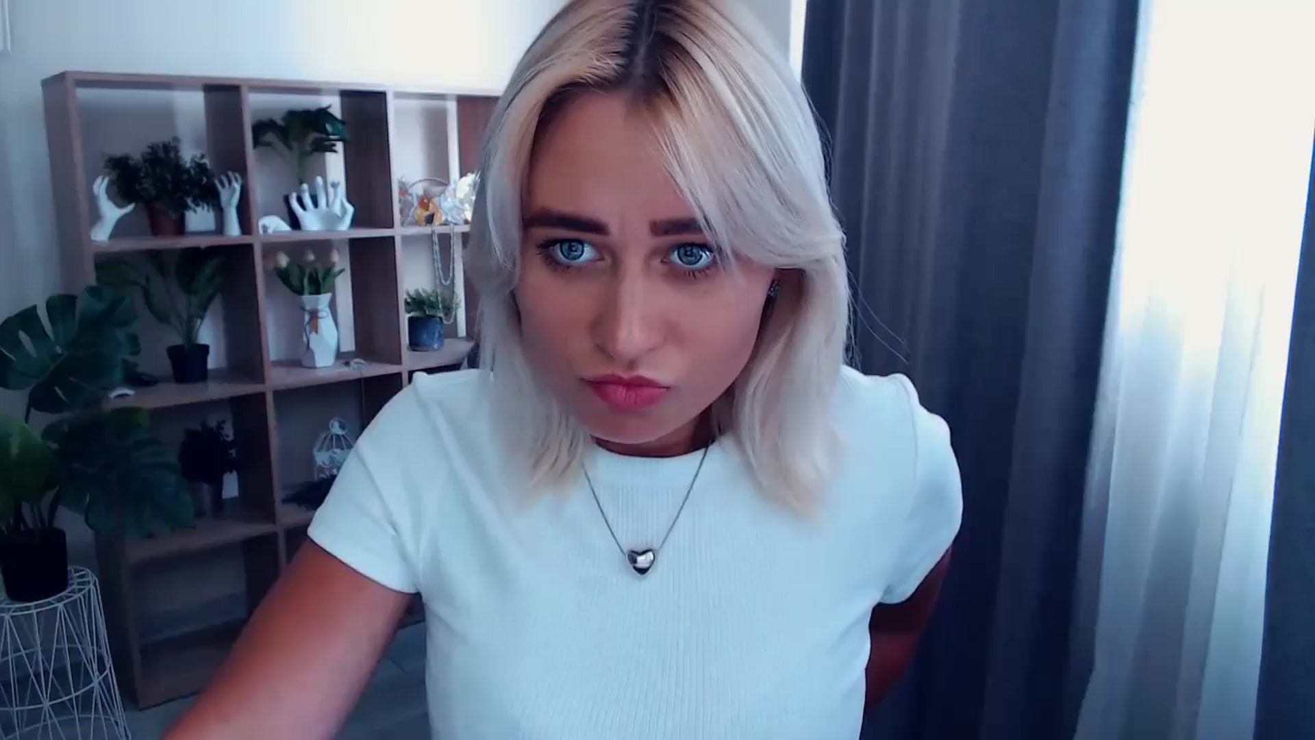 Gallery image thumbnail from Kukla_kolduna's myfreecams stream on, 06/13/2024, 15:50 image 4 of 20