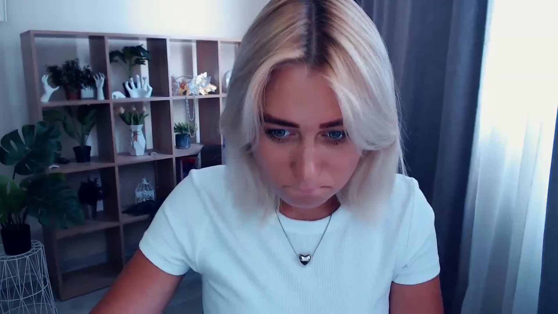 Gallery image thumbnail from Kukla_kolduna's myfreecams stream on, 06/13/2024, 15:50 image 3 of 20