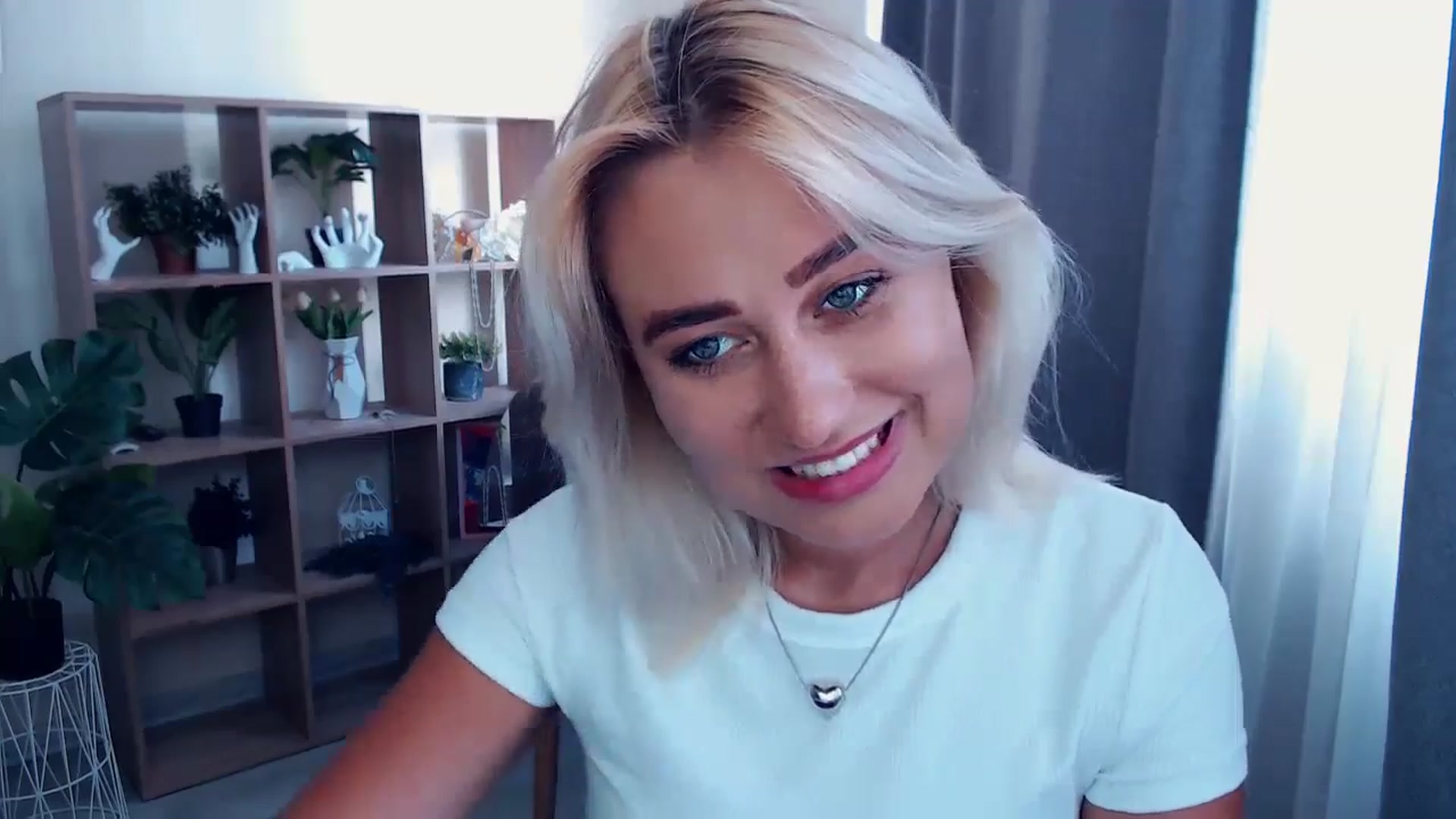 Gallery image thumbnail from Kukla_kolduna's myfreecams stream on, 06/13/2024, 15:50 image 11 of 20