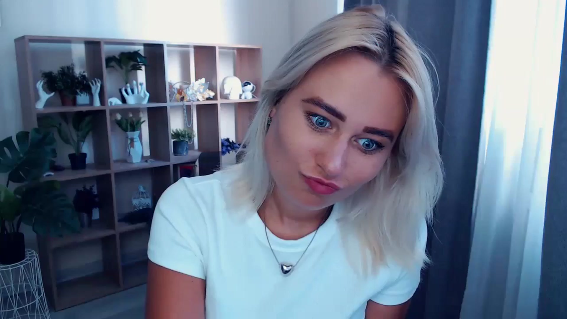 Gallery image thumbnail from Kukla_kolduna's myfreecams stream on, 06/13/2024, 15:50 image 19 of 20