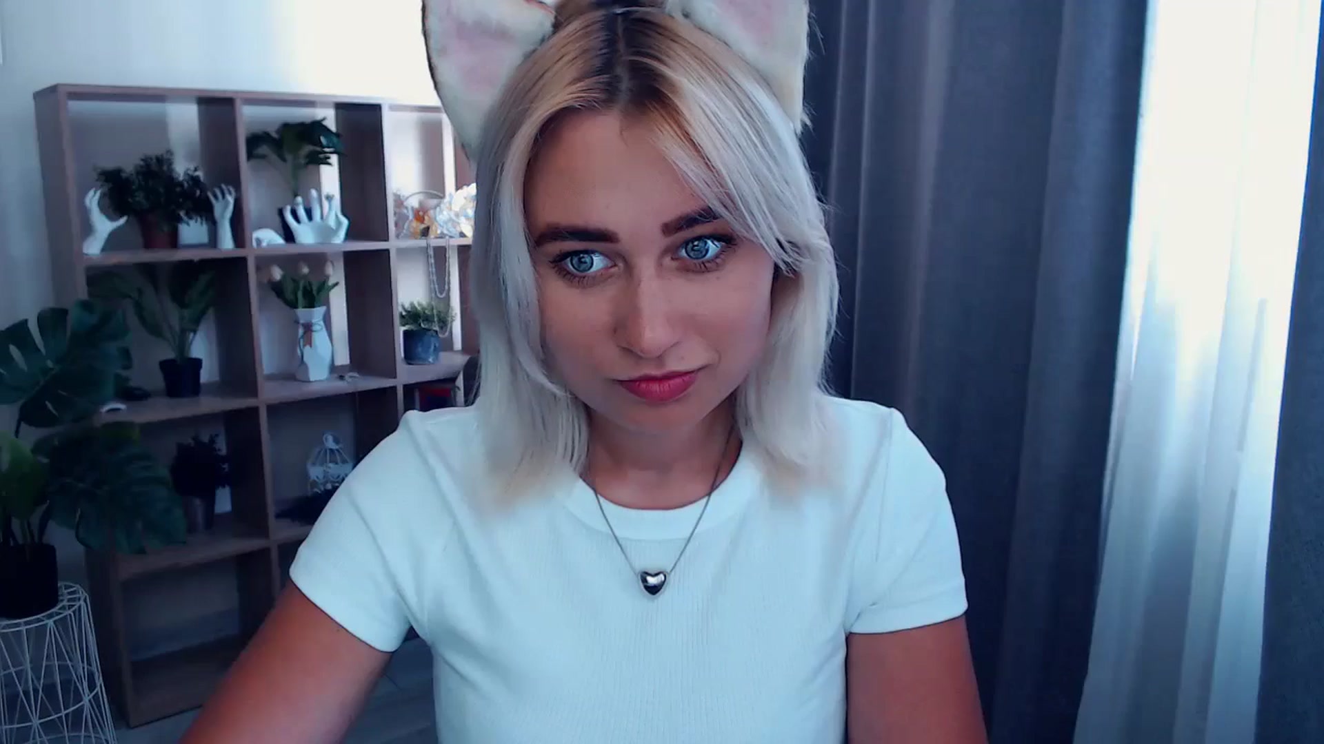 Gallery image thumbnail from Kukla_kolduna's myfreecams stream on, 06/13/2024, 15:50 image 13 of 20