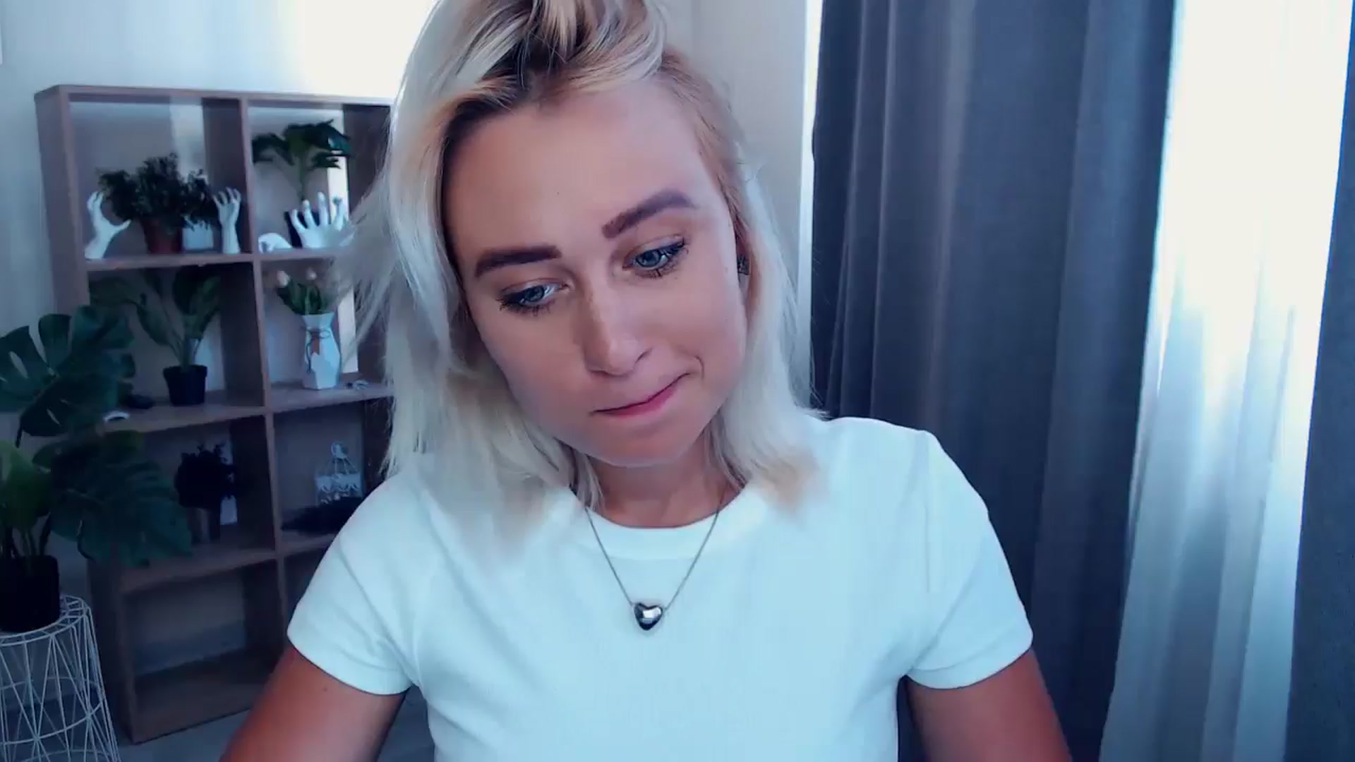 Gallery image thumbnail from Kukla_kolduna's myfreecams stream on, 06/13/2024, 15:50 image 16 of 20