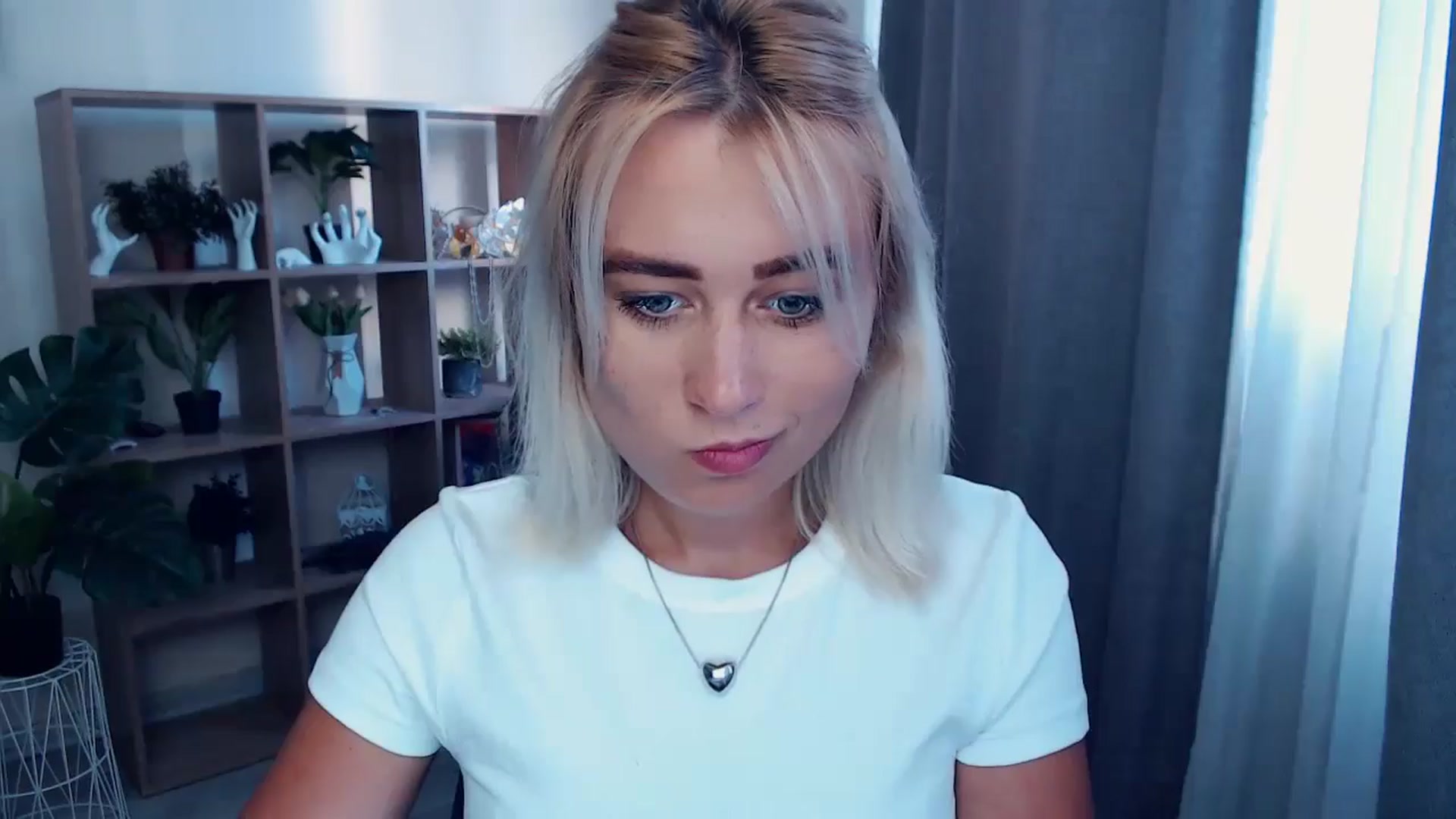 Gallery image thumbnail from Kukla_kolduna's myfreecams stream on, 06/13/2024, 16:52 image 16 of 20
