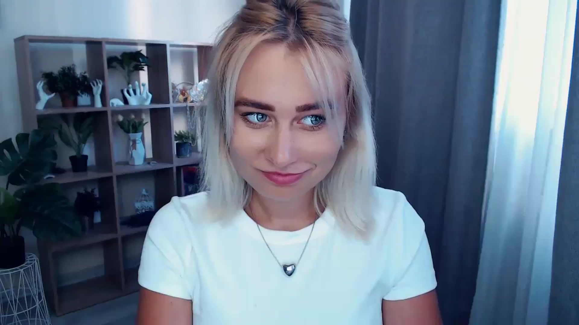 Gallery image thumbnail from Kukla_kolduna's myfreecams stream on, 06/13/2024, 16:52 image 15 of 20