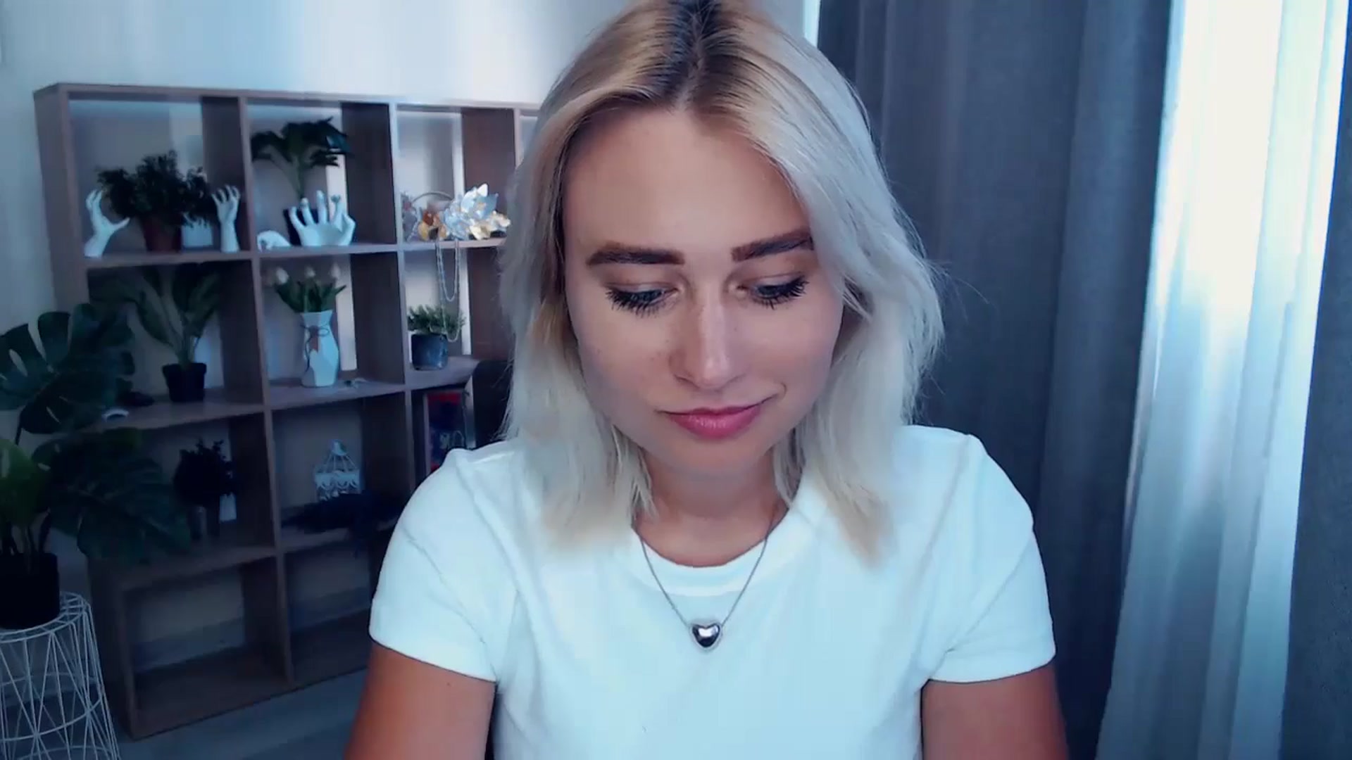 Gallery image thumbnail from Kukla_kolduna's myfreecams stream on, 06/13/2024, 16:52 image 3 of 20