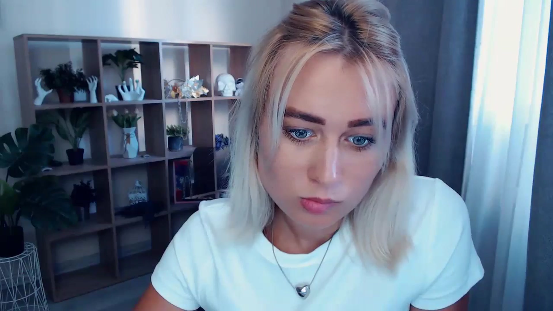 Gallery image thumbnail from Kukla_kolduna's myfreecams stream on, 06/13/2024, 16:52 image 17 of 20
