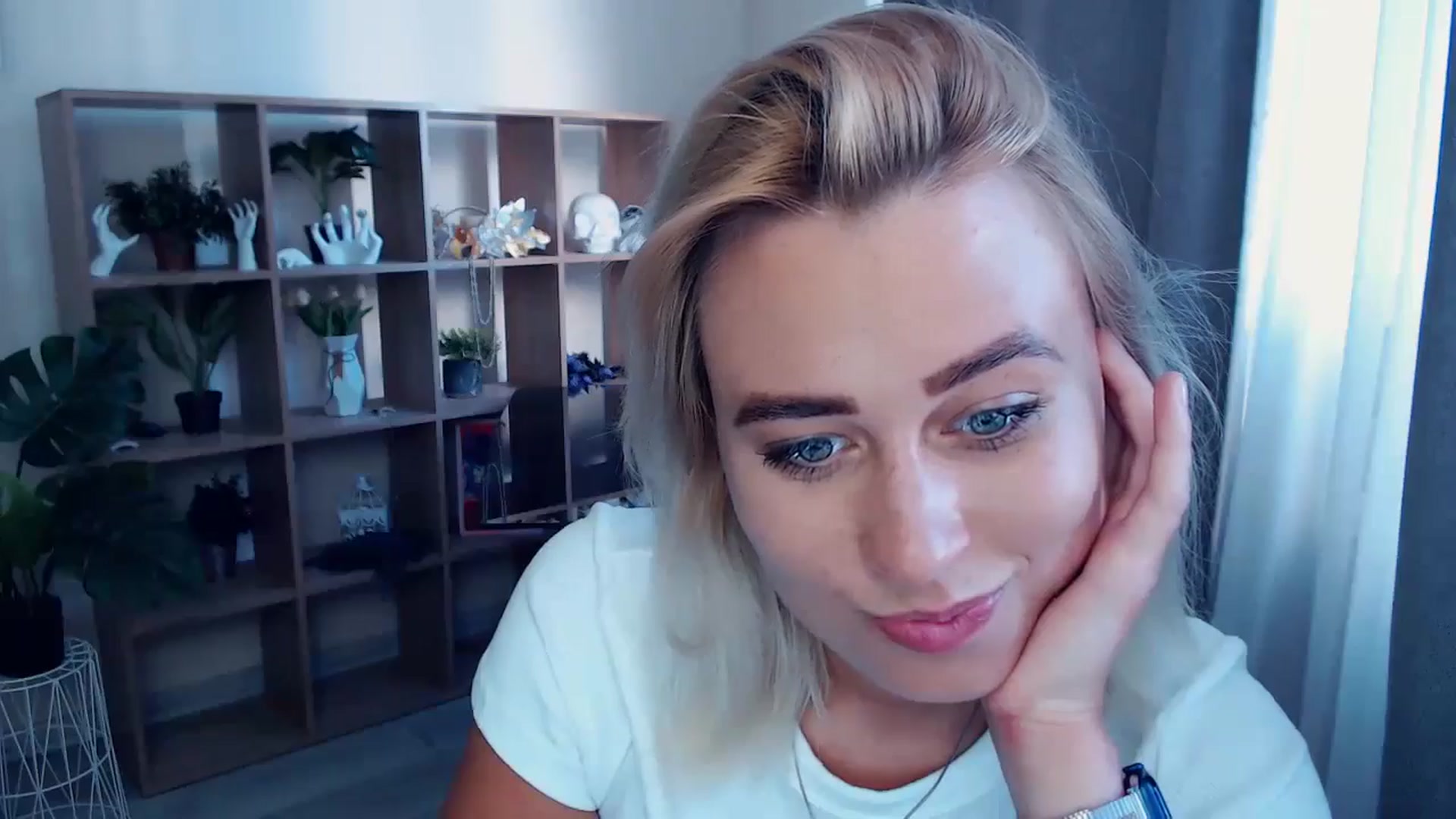 Gallery image thumbnail from Kukla_kolduna's myfreecams stream on, 06/13/2024, 16:52 image 2 of 20