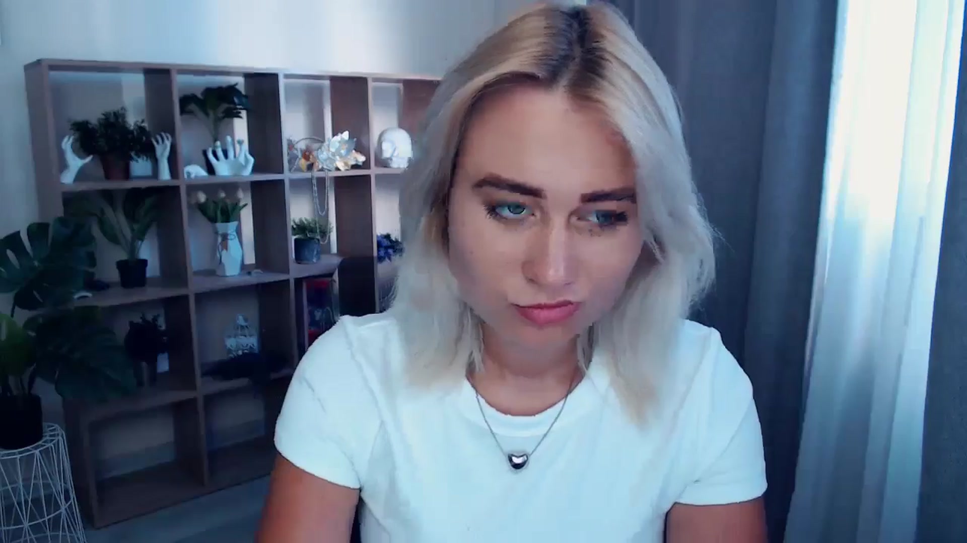 Gallery image thumbnail from Kukla_kolduna's myfreecams stream on, 06/13/2024, 16:52 image 4 of 20