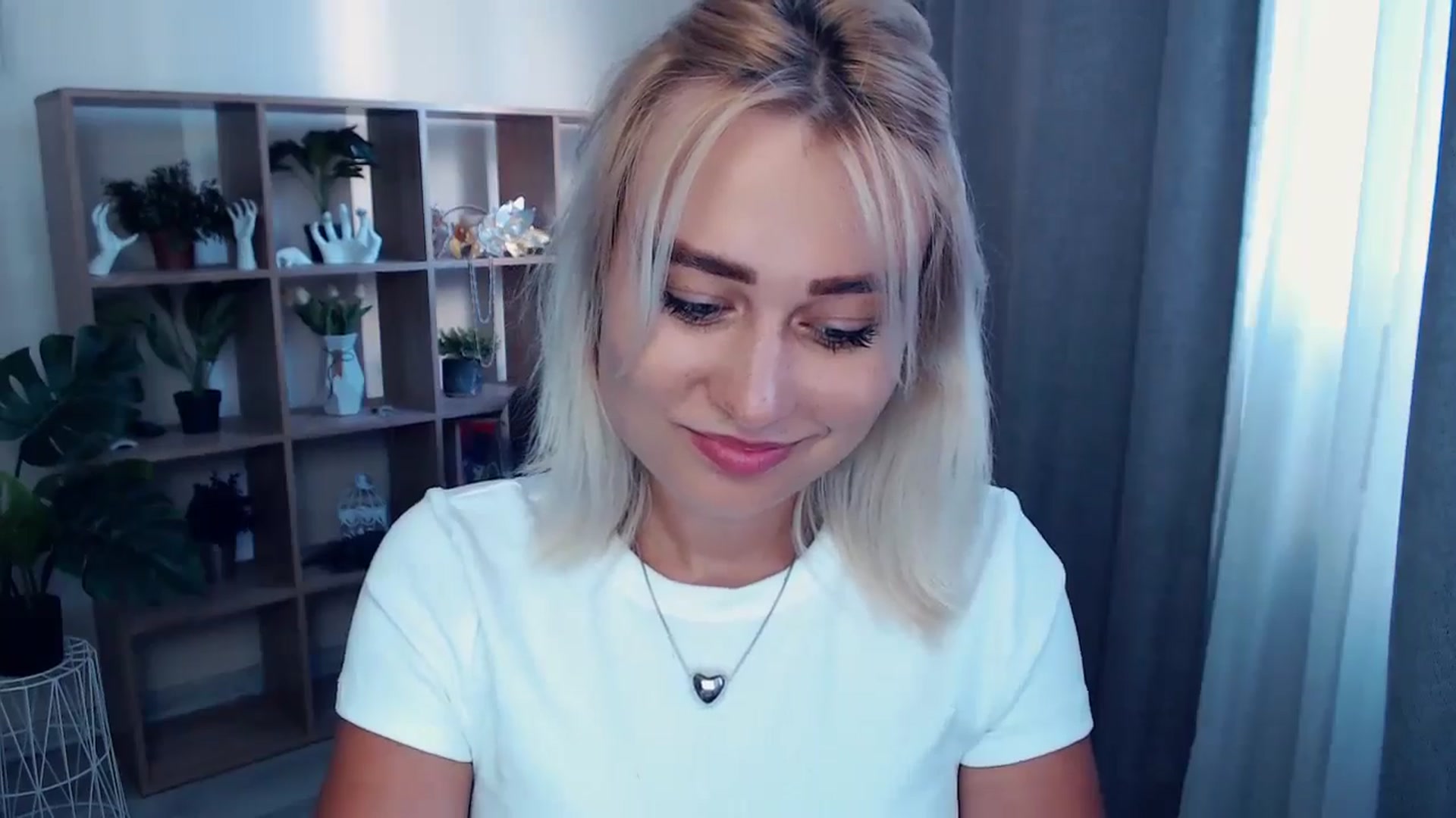 Gallery image thumbnail from Kukla_kolduna's myfreecams stream on, 06/13/2024, 16:52 image 19 of 20