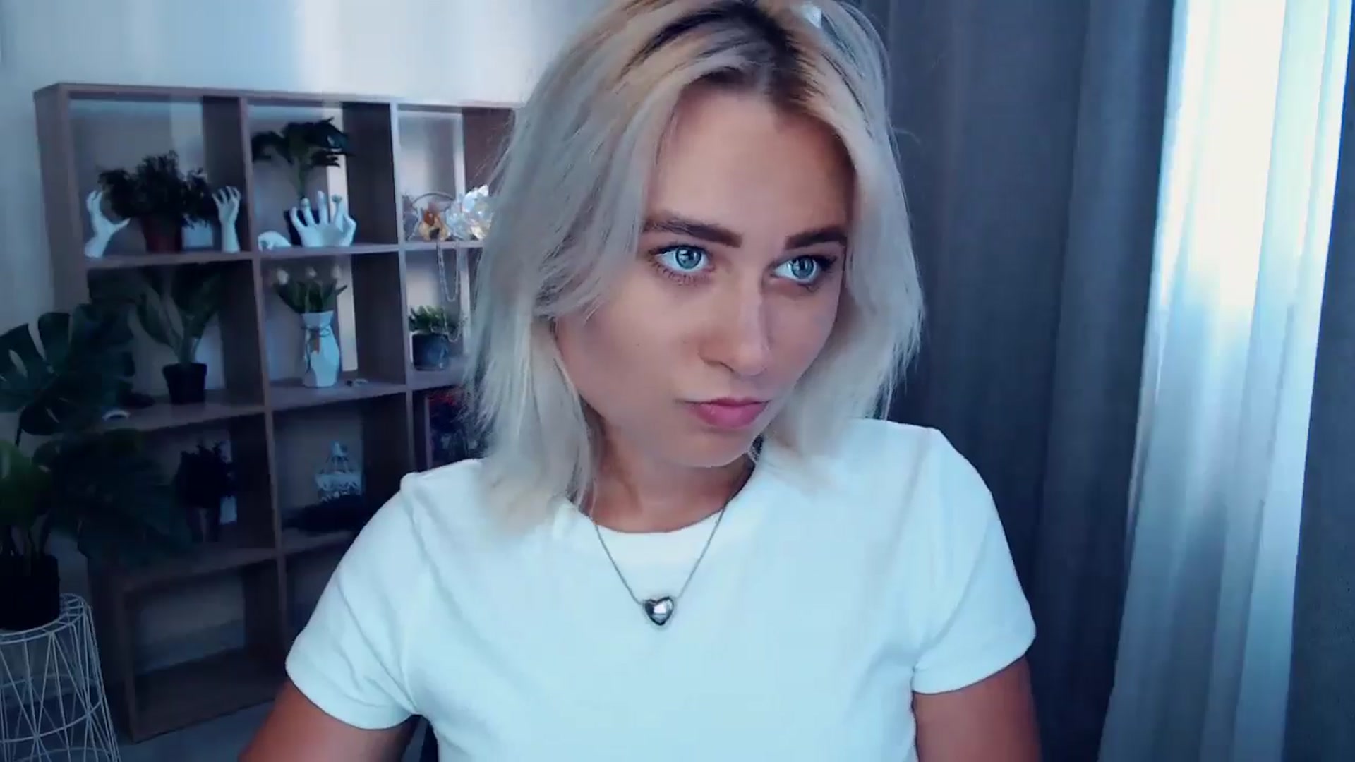 Gallery image thumbnail from Kukla_kolduna's myfreecams stream on, 06/13/2024, 16:52 image 11 of 20