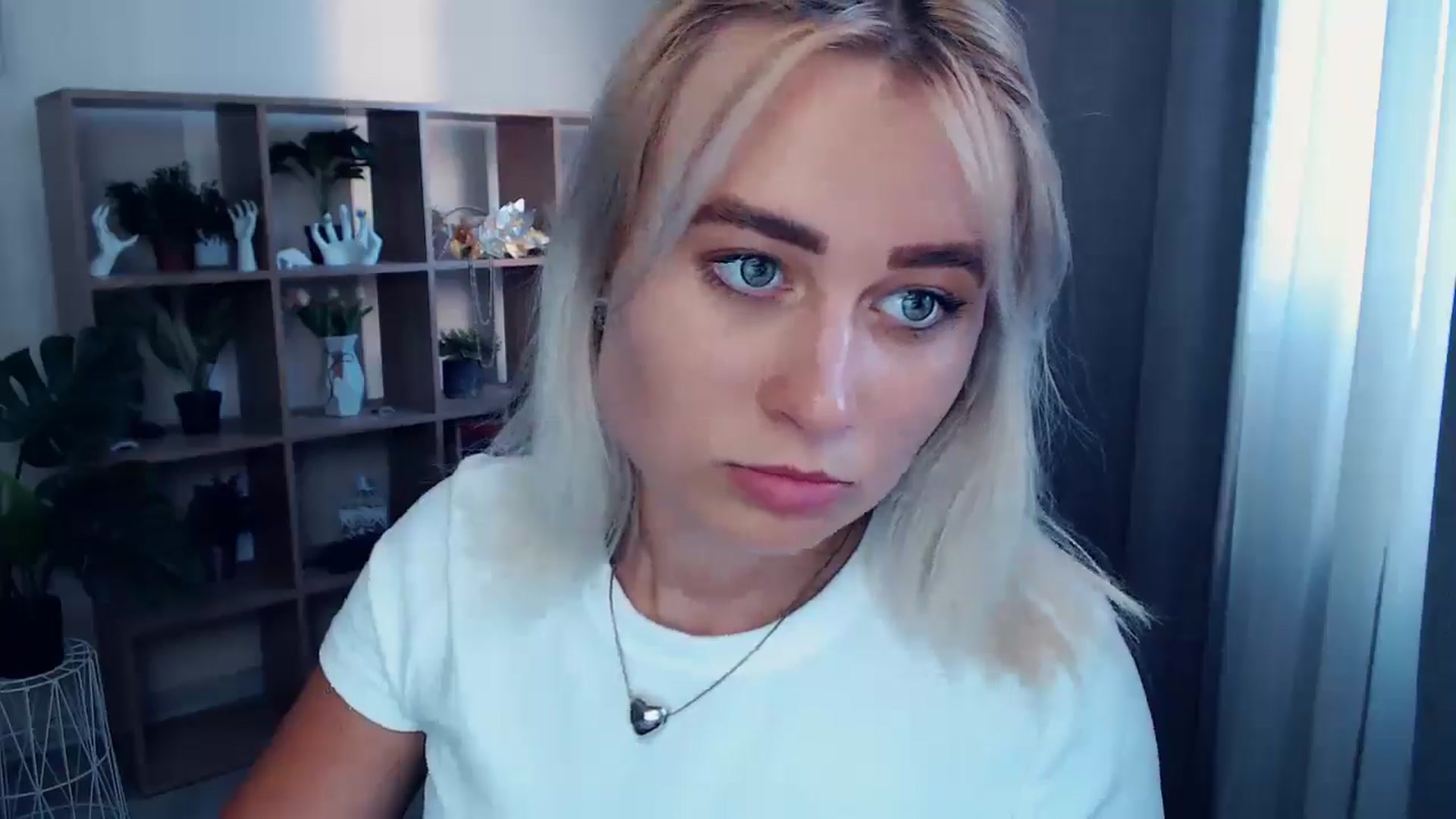 Gallery image thumbnail from Kukla_kolduna's myfreecams stream on, 06/13/2024, 17:09 image 14 of 20