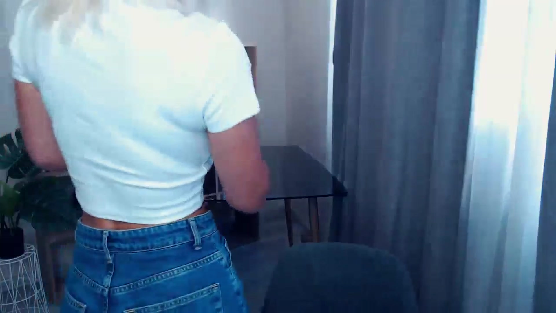 Gallery image thumbnail from Kukla_kolduna's myfreecams stream on, 06/13/2024, 17:09 image 10 of 20