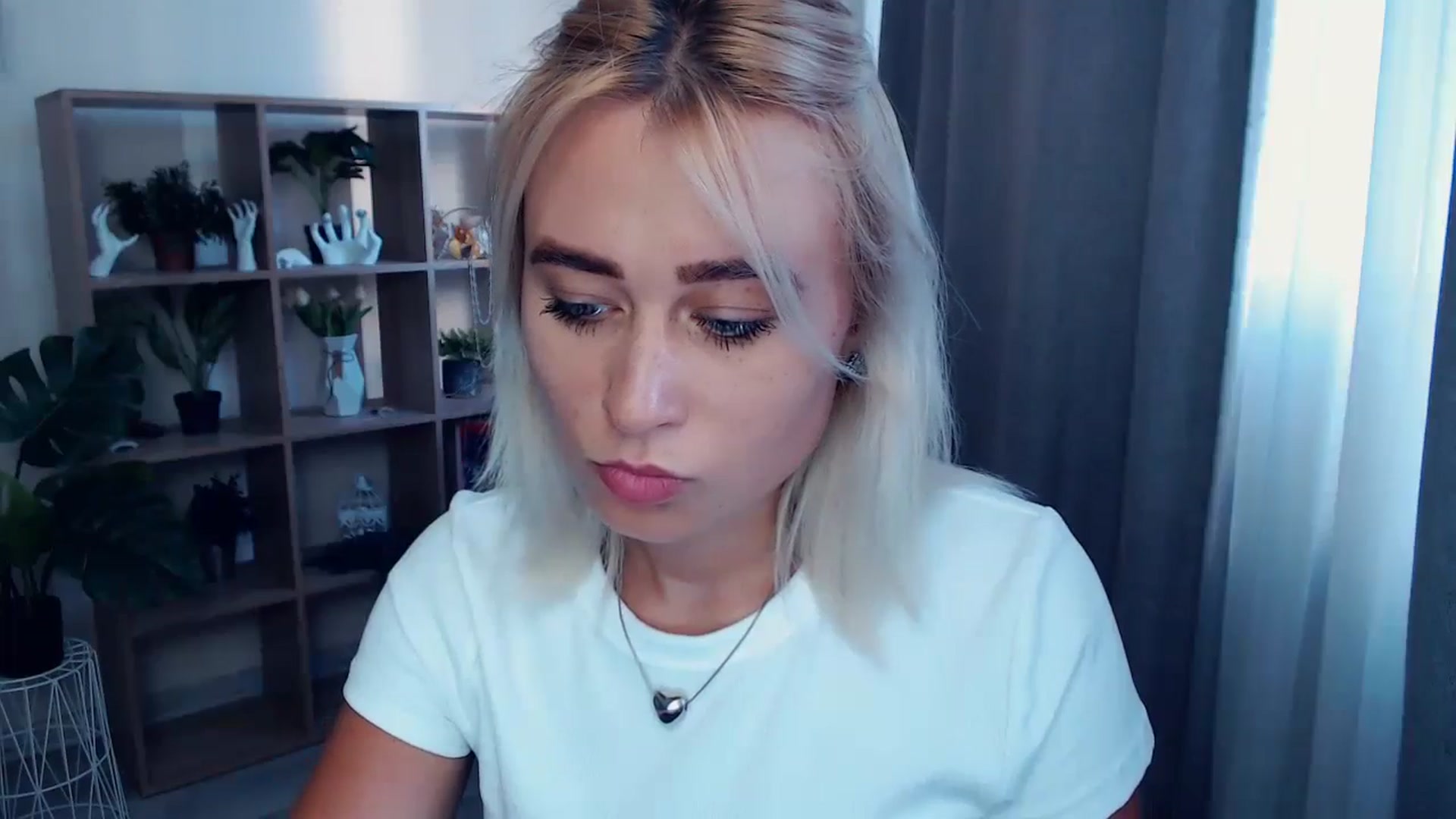 Gallery image thumbnail from Kukla_kolduna's myfreecams stream on, 06/13/2024, 17:09 image 5 of 20