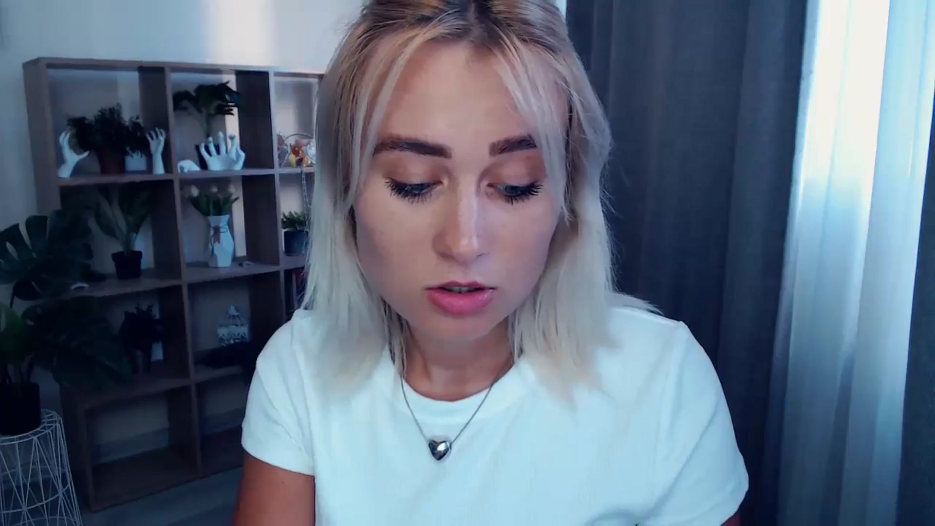 Gallery image thumbnail from Kukla_kolduna's myfreecams stream on, 06/13/2024, 17:09 image 8 of 20