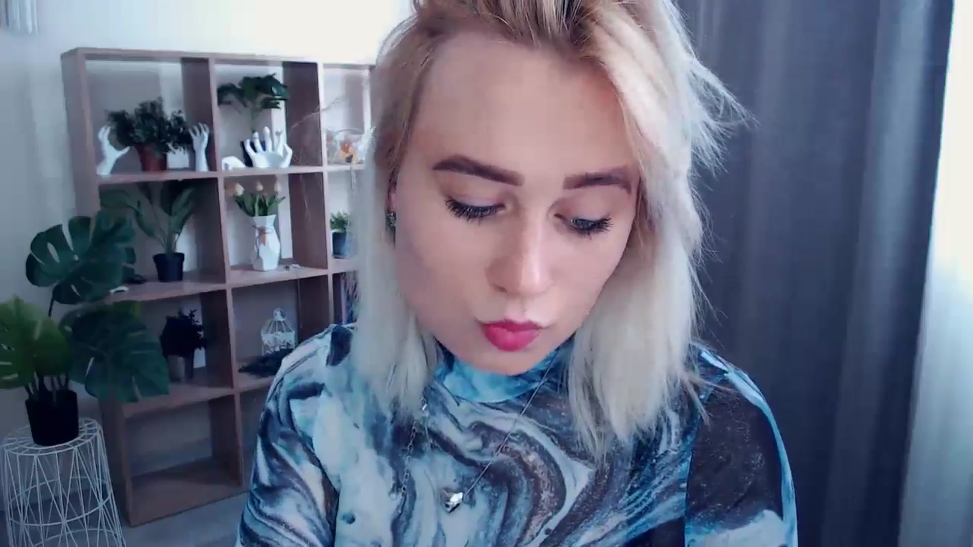Gallery image thumbnail from Kukla_kolduna's myfreecams stream on, 06/14/2024, 13:11 image 17 of 20