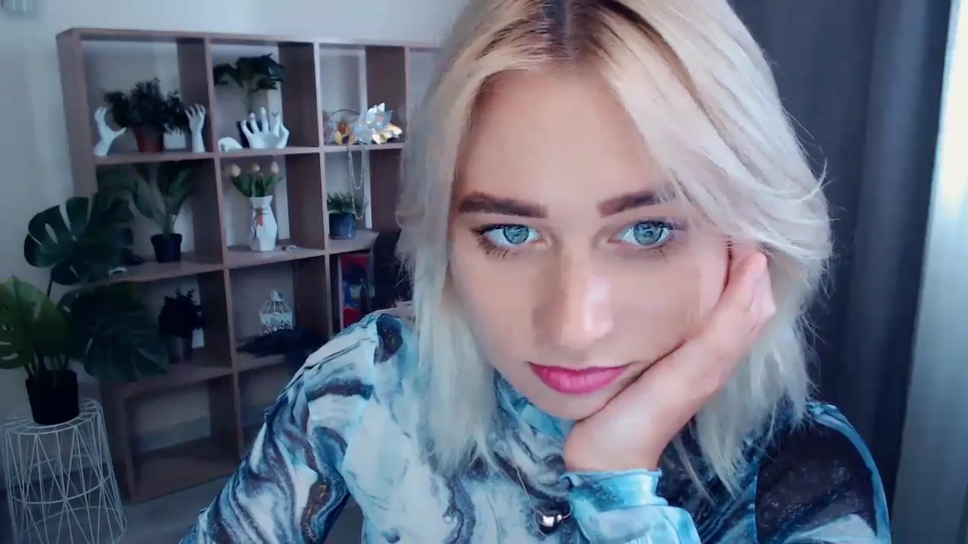 Gallery image thumbnail from Kukla_kolduna's myfreecams stream on, 06/14/2024, 15:56 image 13 of 20