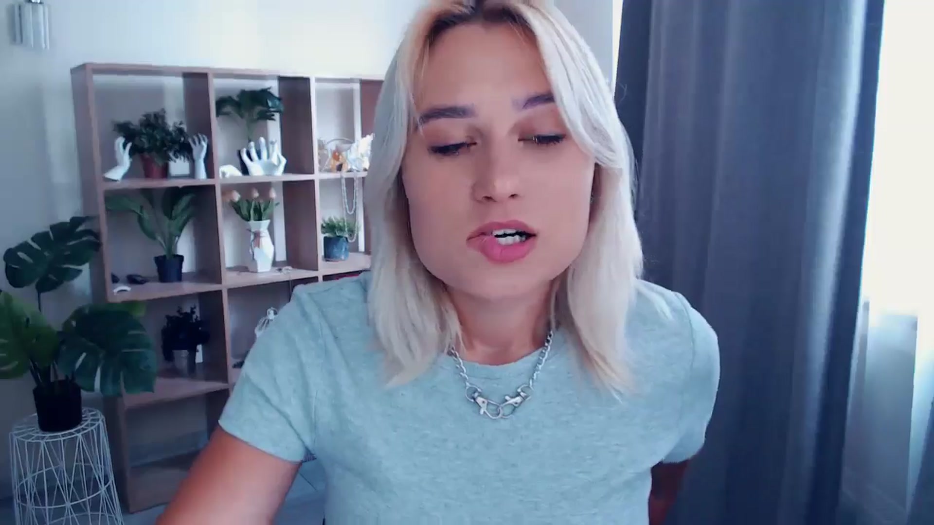 Gallery image thumbnail from Kukla_kolduna's myfreecams stream on, 06/16/2024, 12:06 image 8 of 20