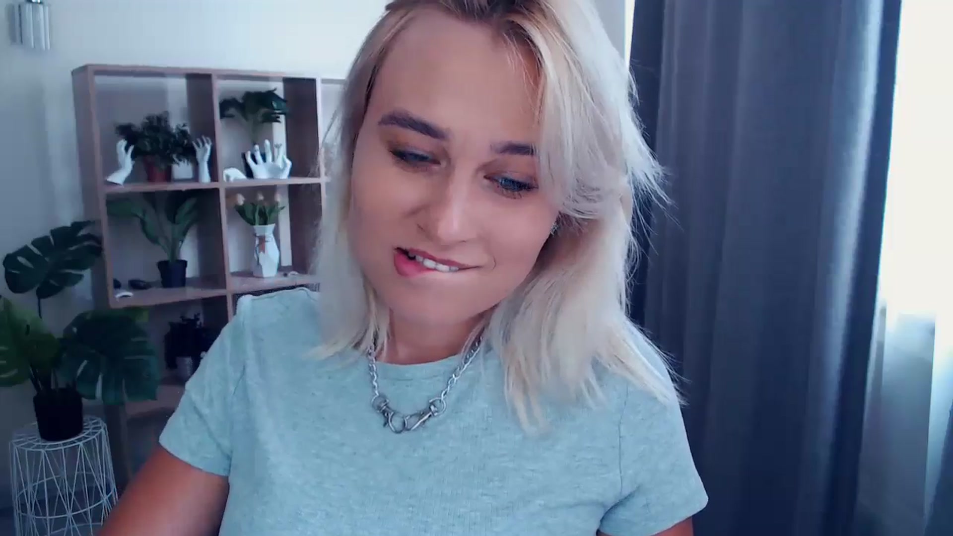 Gallery image thumbnail from Kukla_kolduna's myfreecams stream on, 06/16/2024, 12:53 image 8 of 20