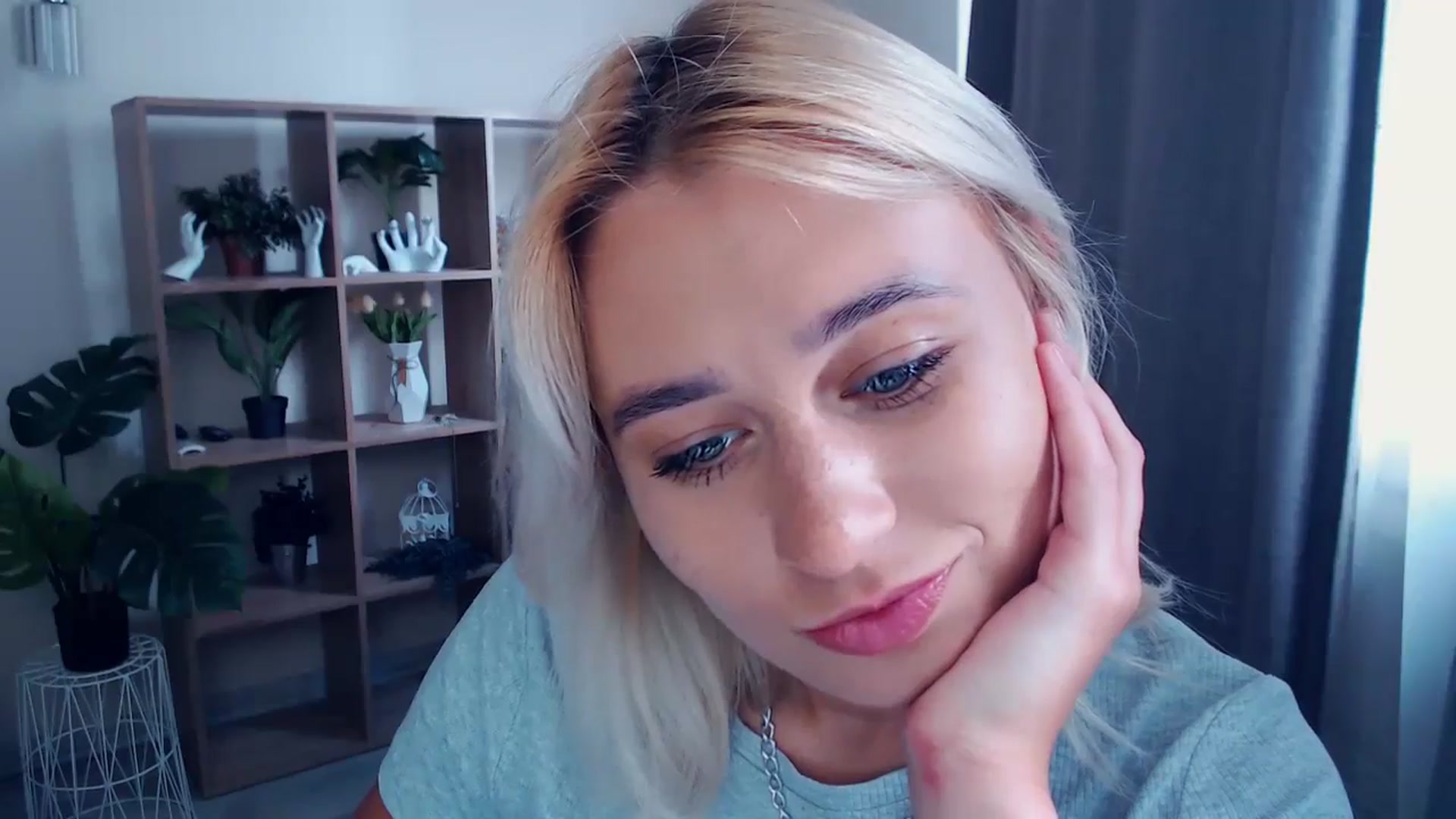 Gallery image thumbnail from Kukla_kolduna's myfreecams stream on, 06/16/2024, 14:19 image 8 of 20